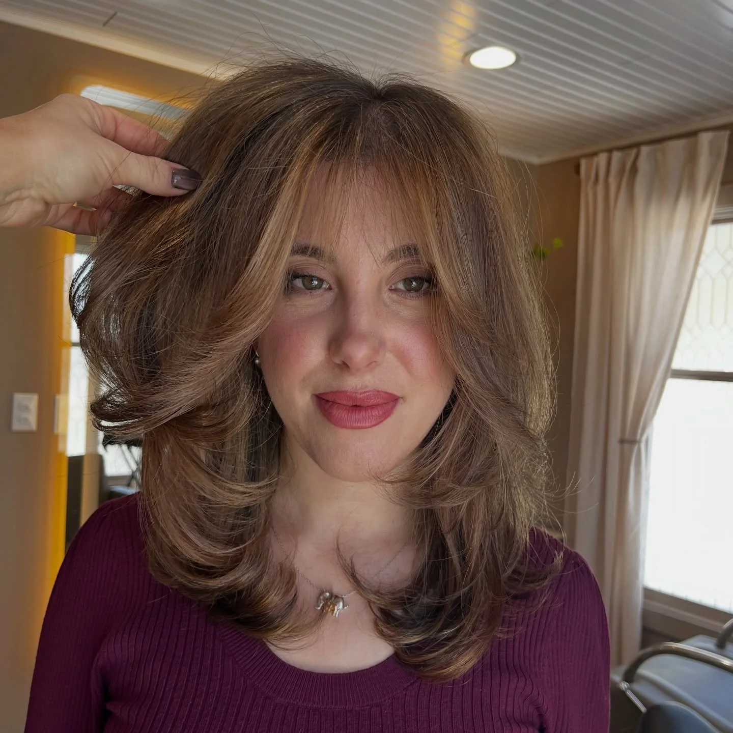 Rachel is giving Rachel.  Are we loving big bouncy blowouts or still wearing waves?  I&rsquo;ve been obsessed with bouncy blowouts, tell me what you&rsquo;re into these days! @unite_hair products are killing it!
&bull;
#blowdrystyle #bouncyhair #curt