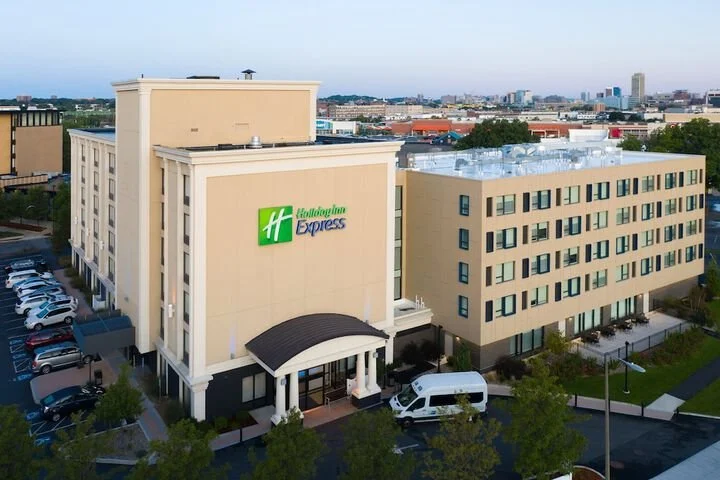 Holiday Inn Express (Boston, MA) - 4.jpeg