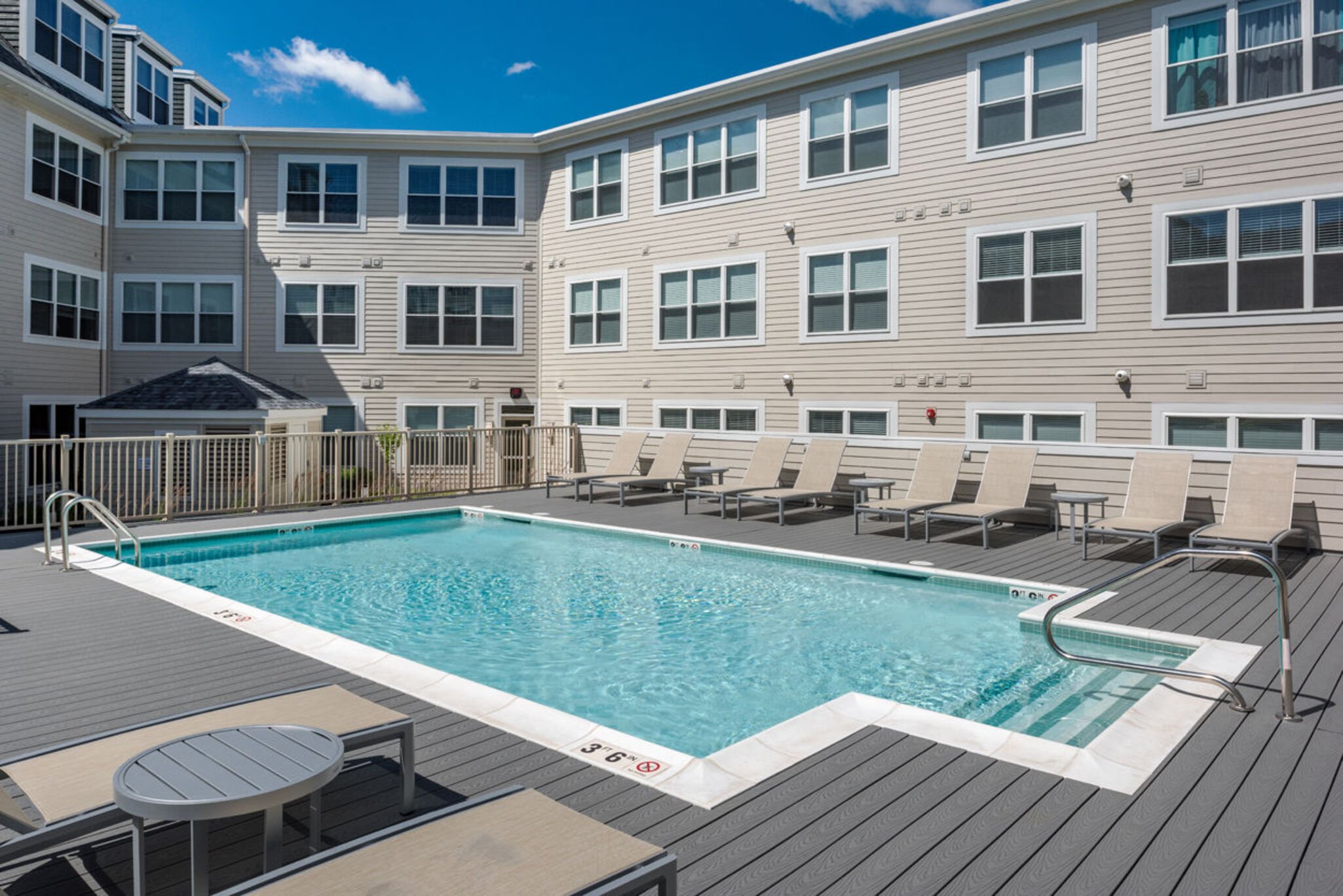 Landing Apts - 3.jpg