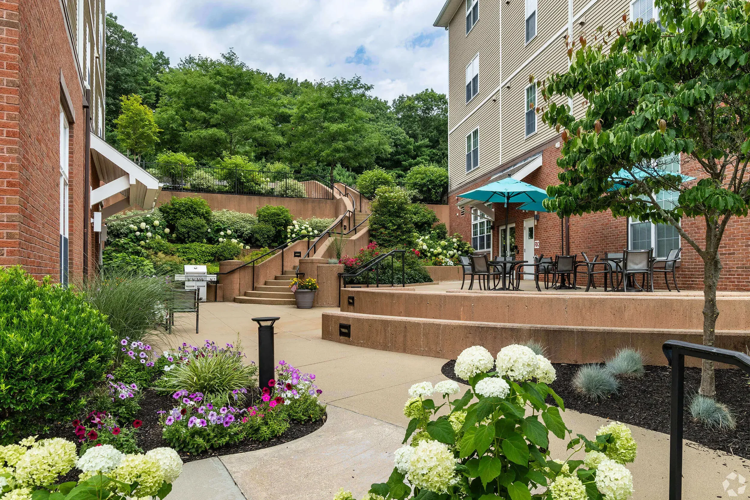Residence at Highland Glenn - 3.webp