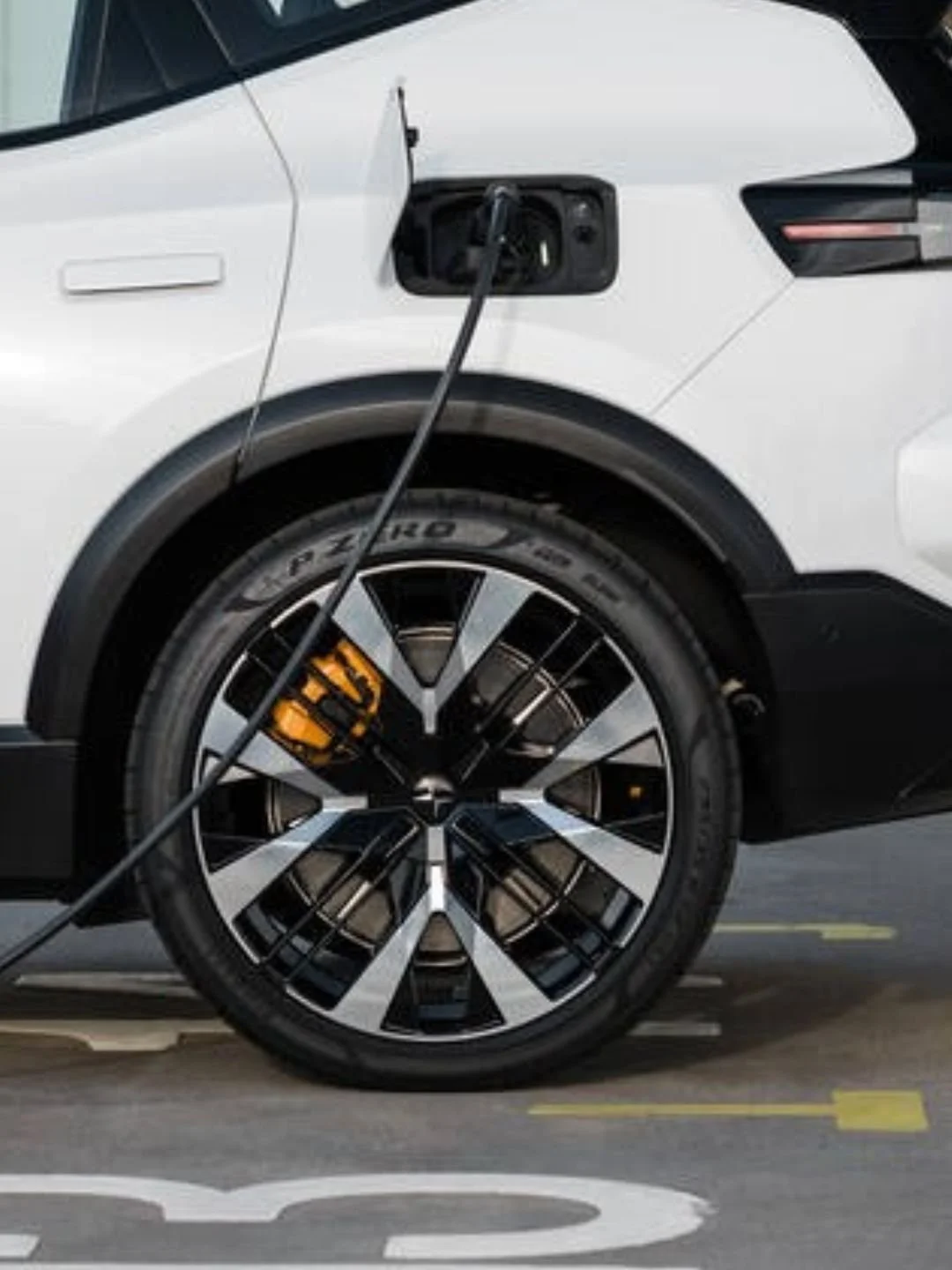 Summer & all season tires for Polestar.