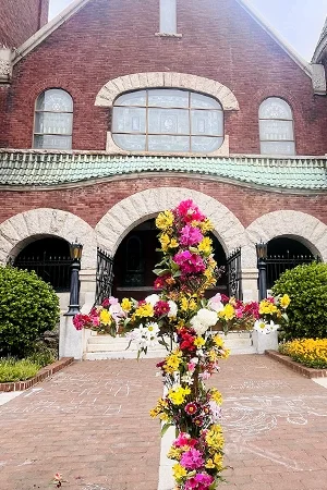 wm hp building cross lo d.webp