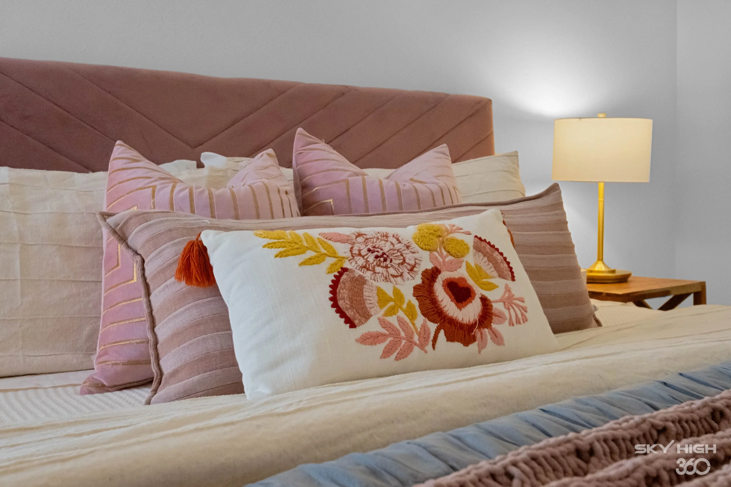 Modern-Hog-Pad-SecondBedroom-03.jpg