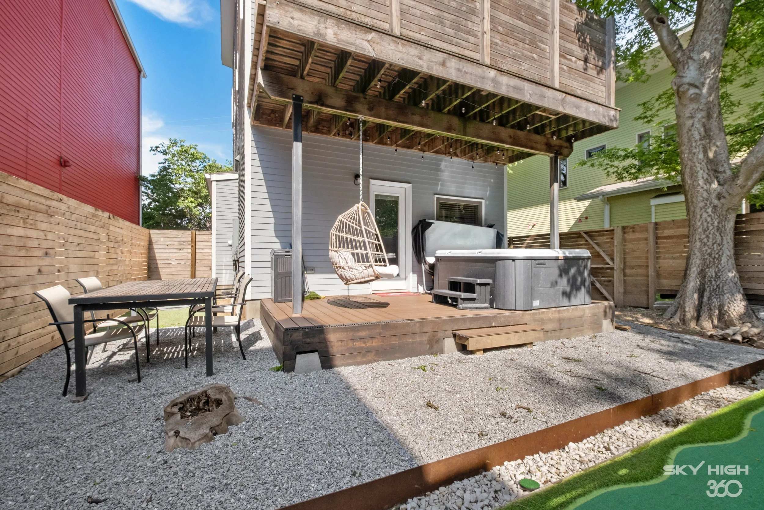Modern-Hog-Pad-Backyard-03.jpg