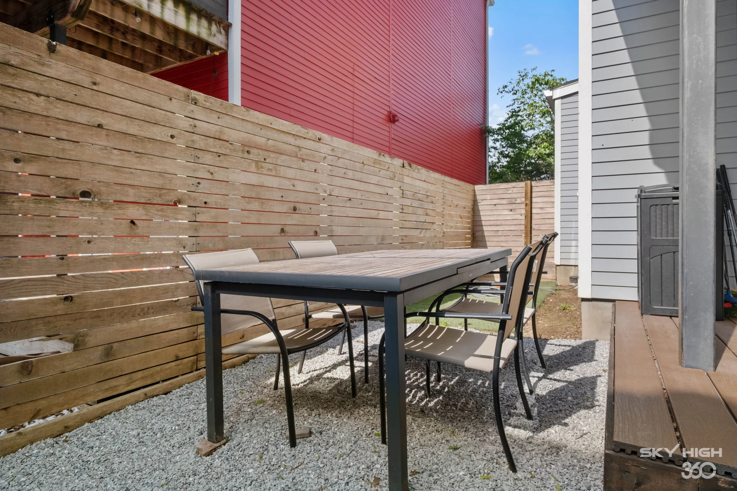 Modern-Hog-Pad-Backyard-08.jpg