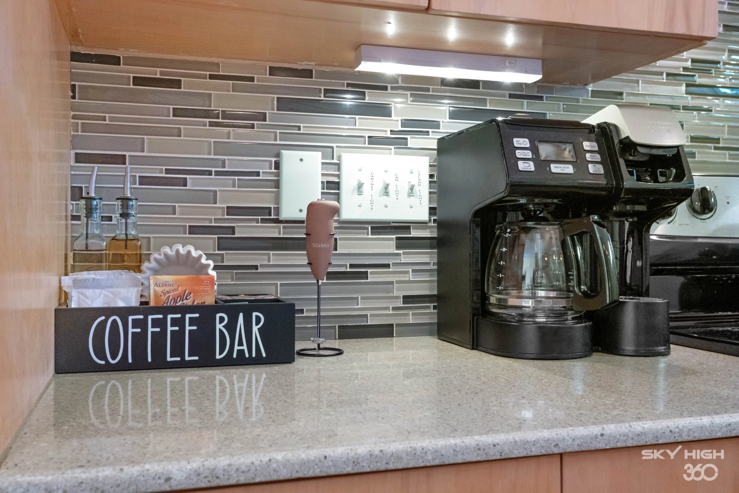 Modern-Hog-Pad-Kitchen-04.jpg