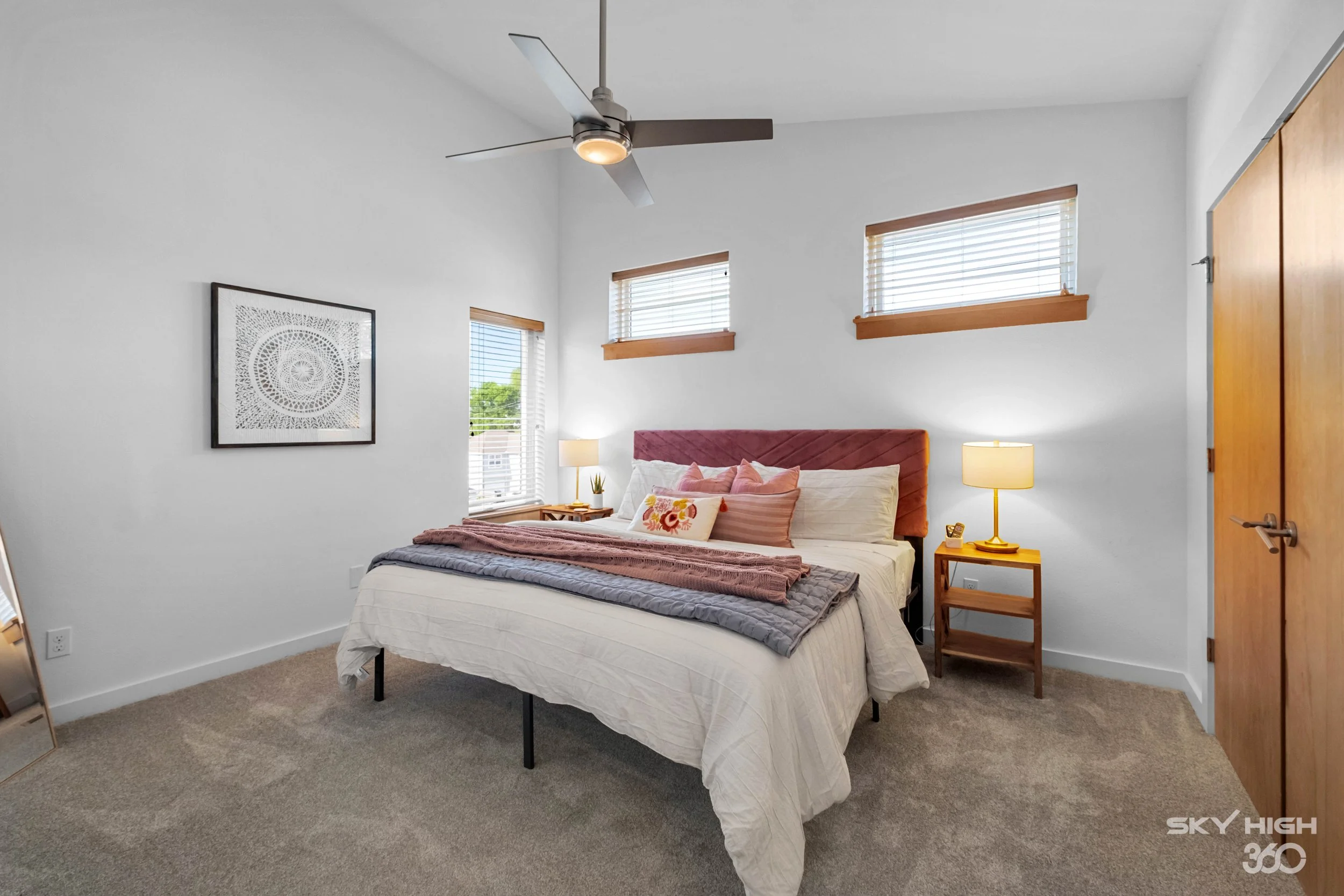 Modern-Hog-Pad-SecondBedroom-01.jpg