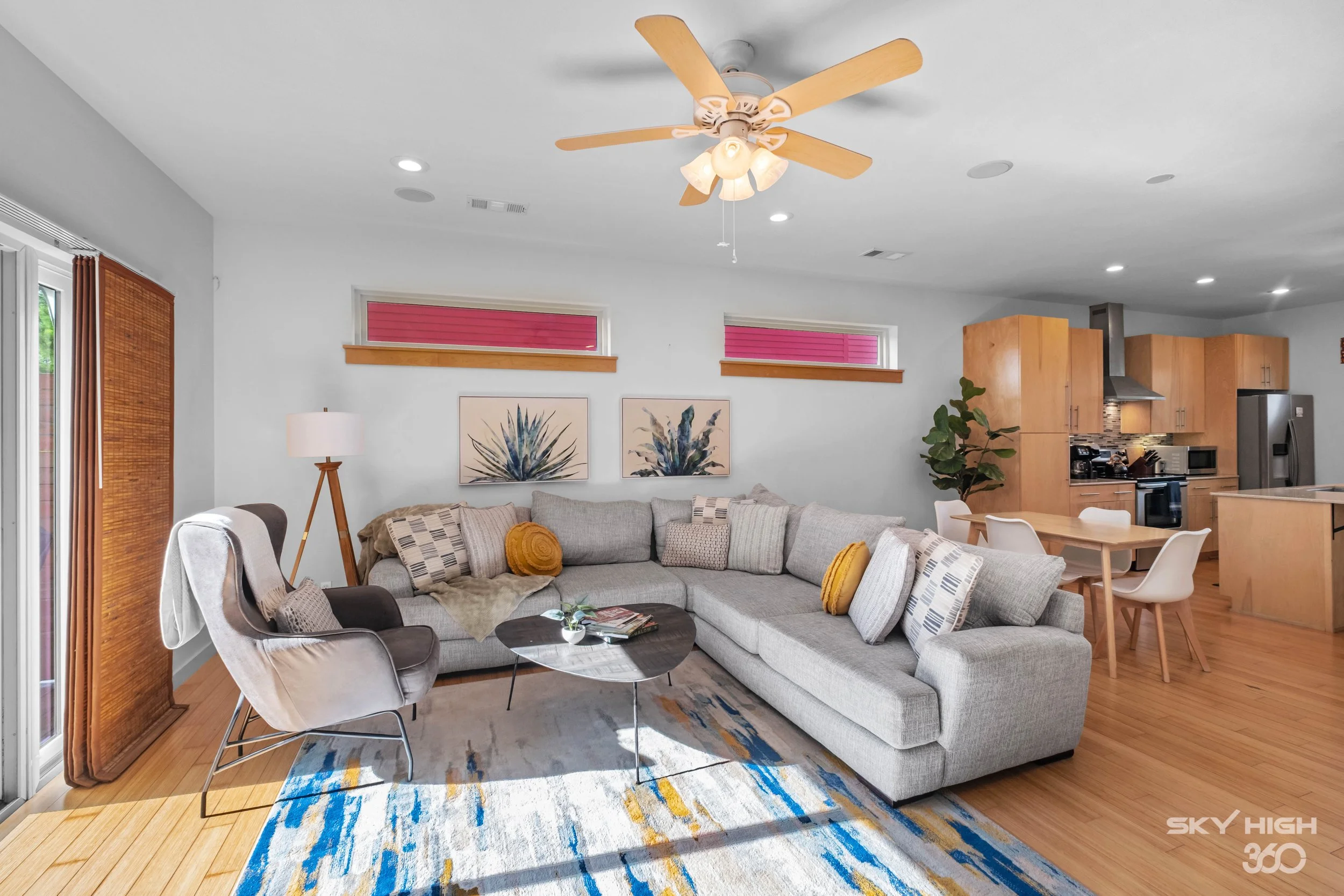 Modern-Hog-Pad-LivingRoom-01.jpg