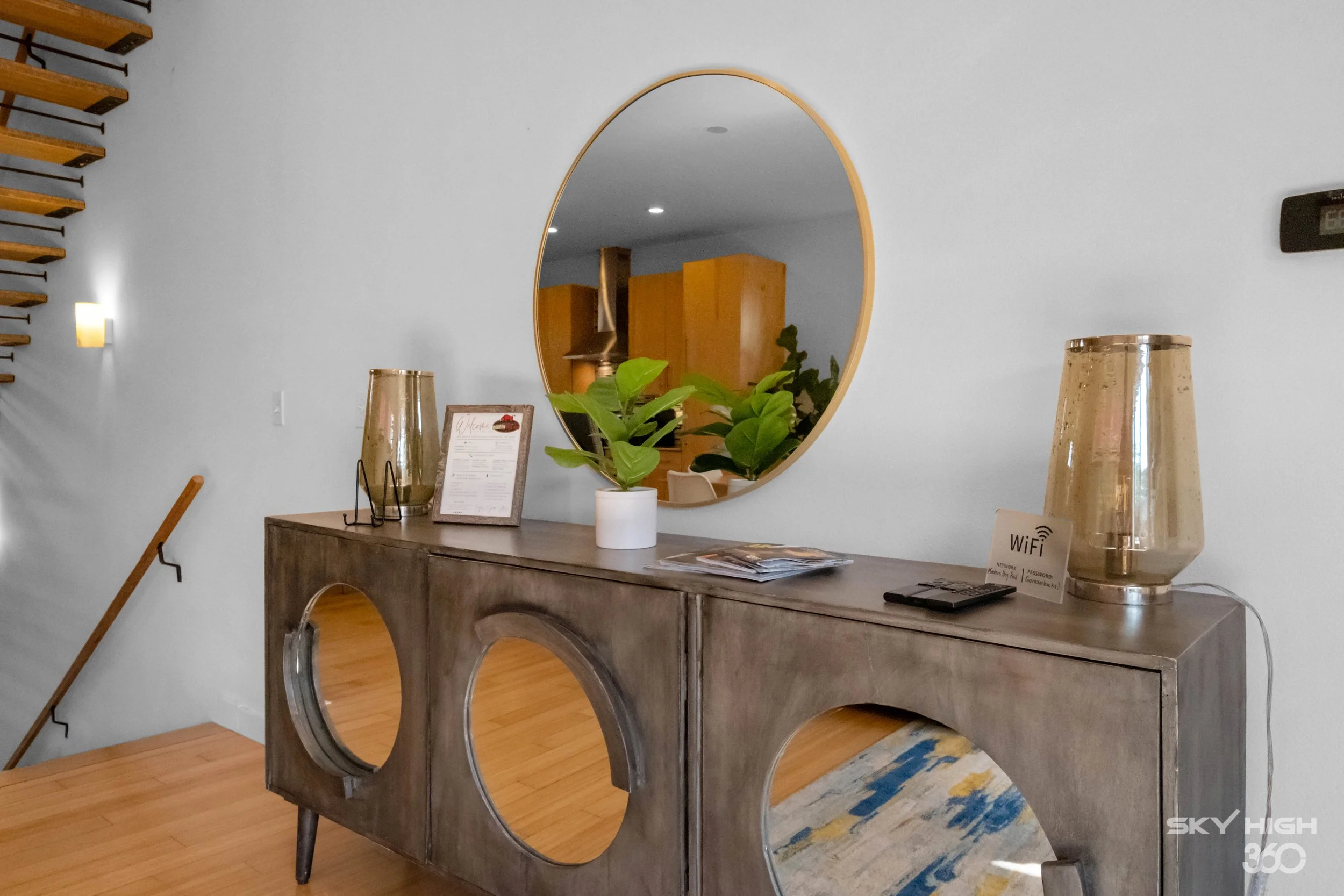 Modern-Hog-Pad-LivingRoom-05.jpg