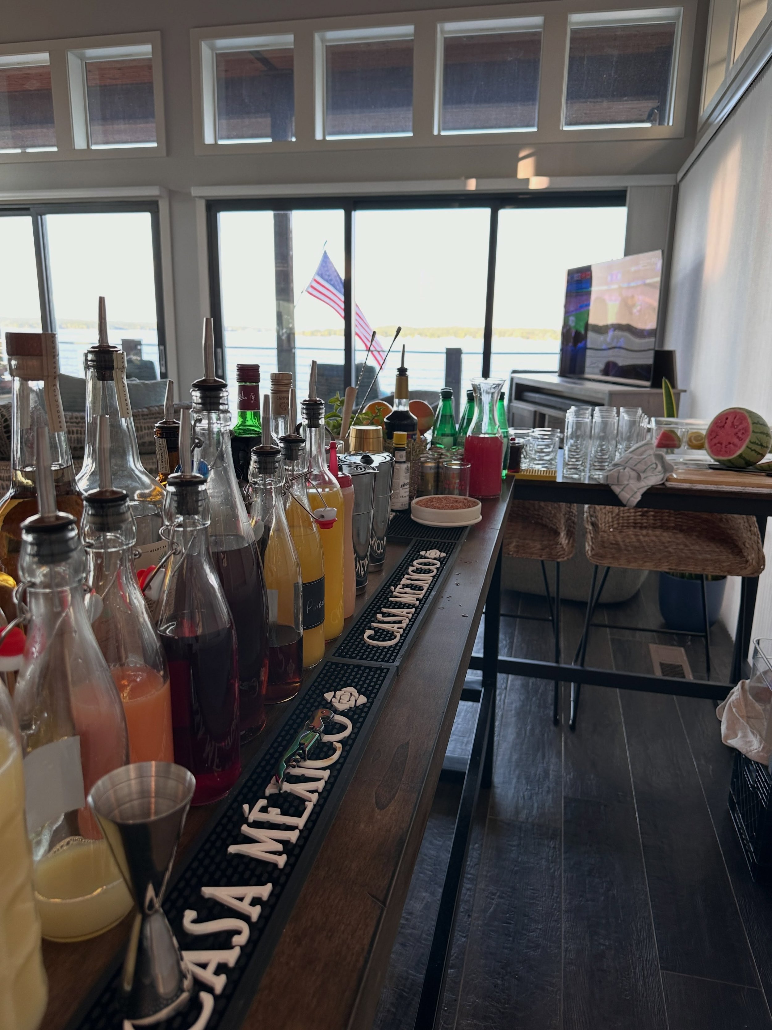 Hosting an event? We&rsquo;ll help make the drinks one less thing to stress about.
From setup to service, Bitters &amp; Blooms brings professional bartending with a stylish, guest-friendly experience.