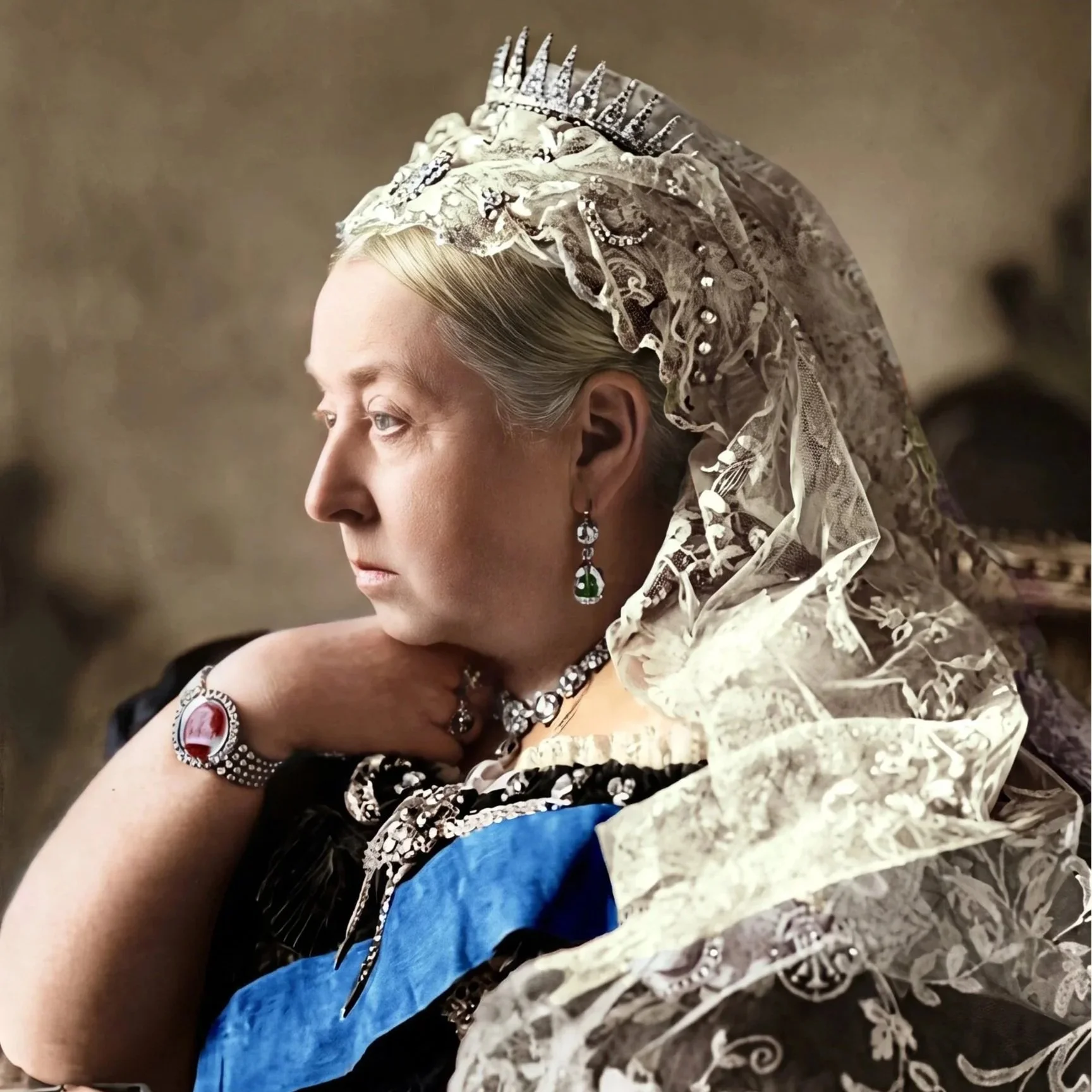 Queen+Victoria+Diamond+Jubilee+colour+final+copy+5.jpg