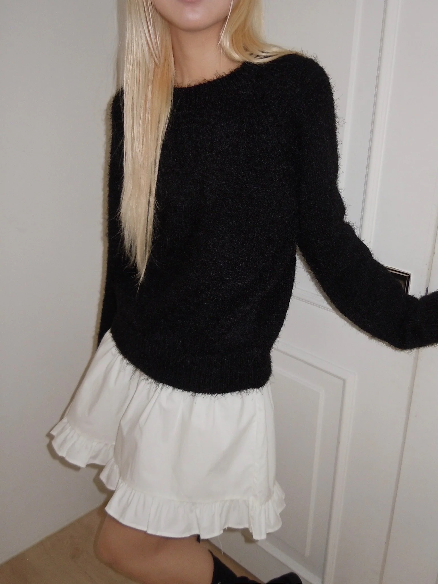Pluffy round neck knit 20.JPG