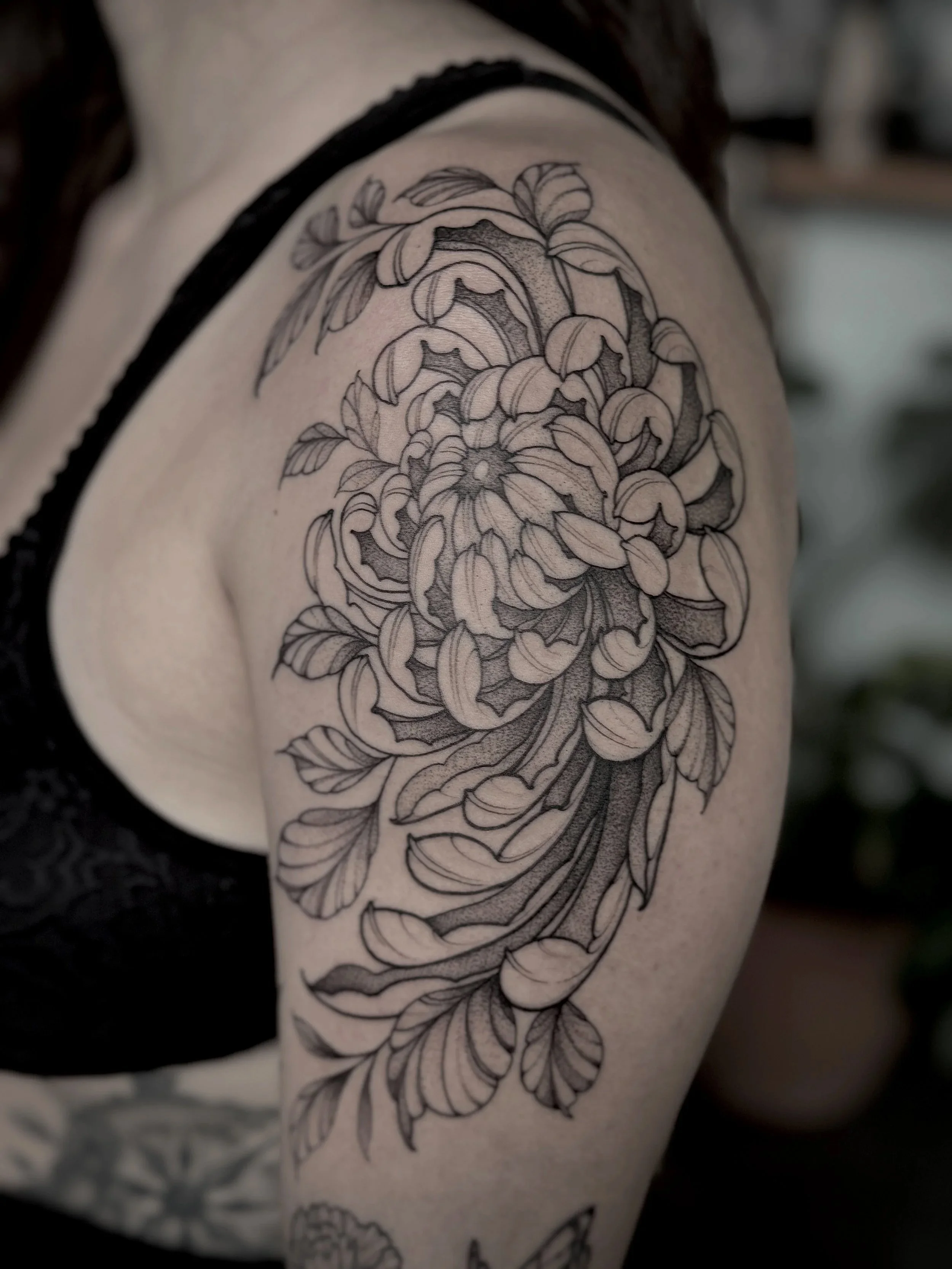 Flower tattoo, crisantemo flower tattoos in Lexington Kentucky