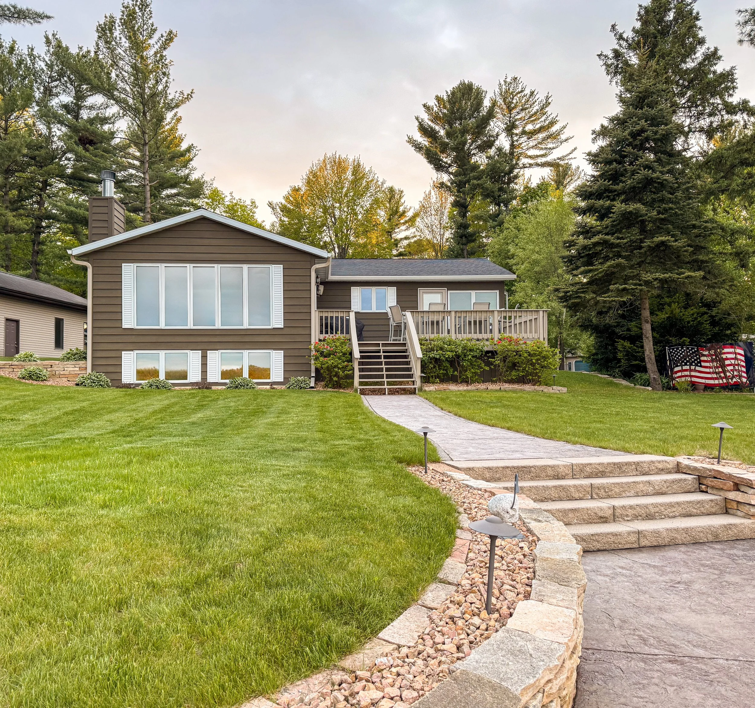 202347 Dubay Drive Exterior-04.jpg