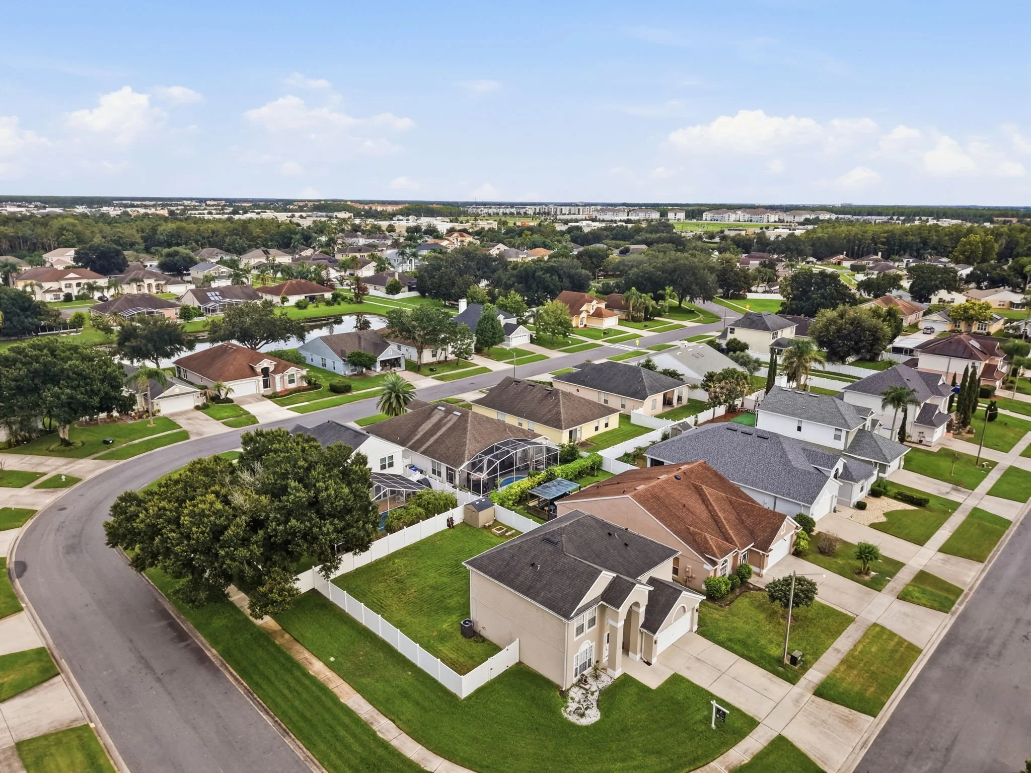 02-neighborhood-aerial.jpg