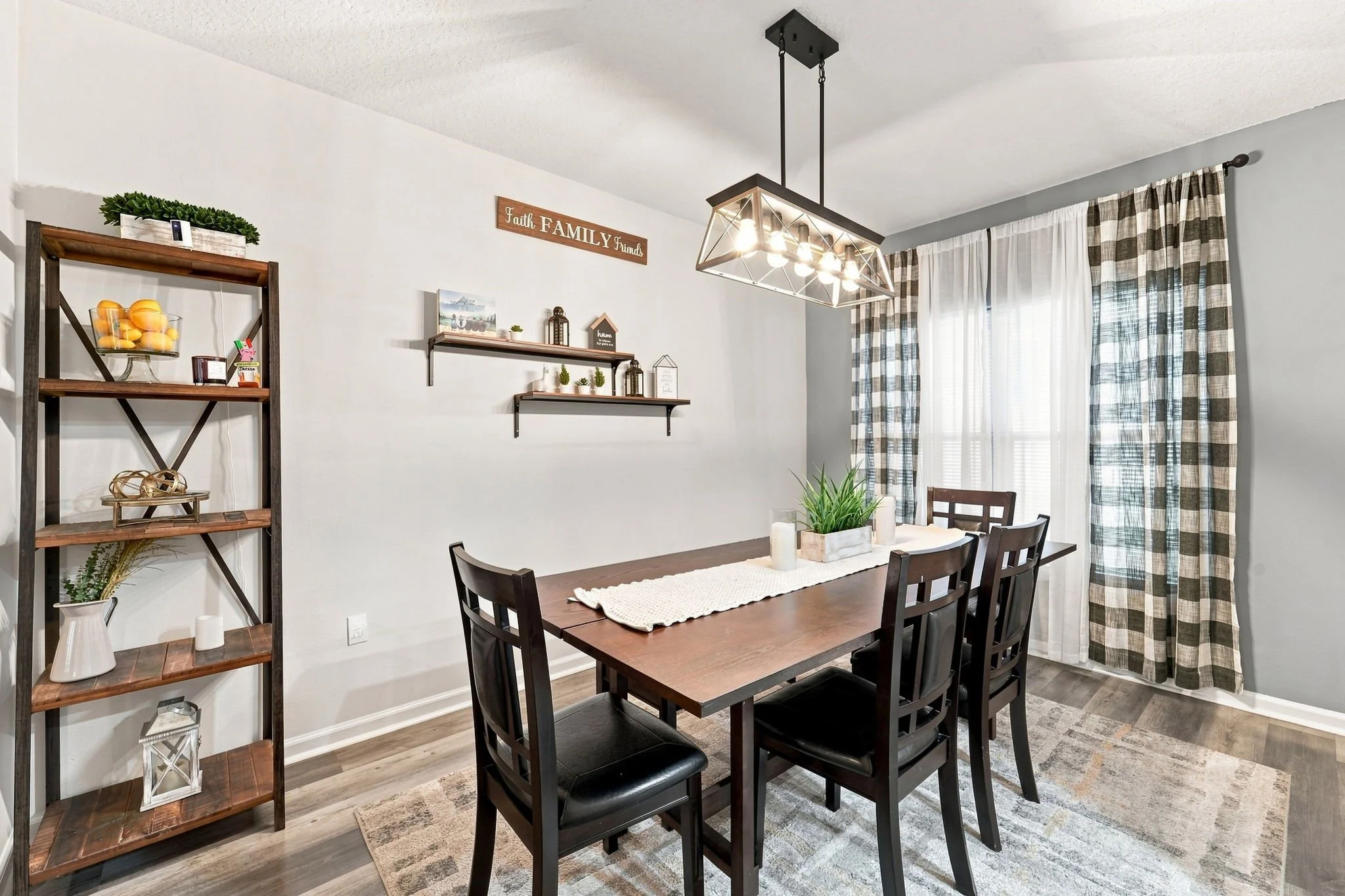 05-dining-room.jpg