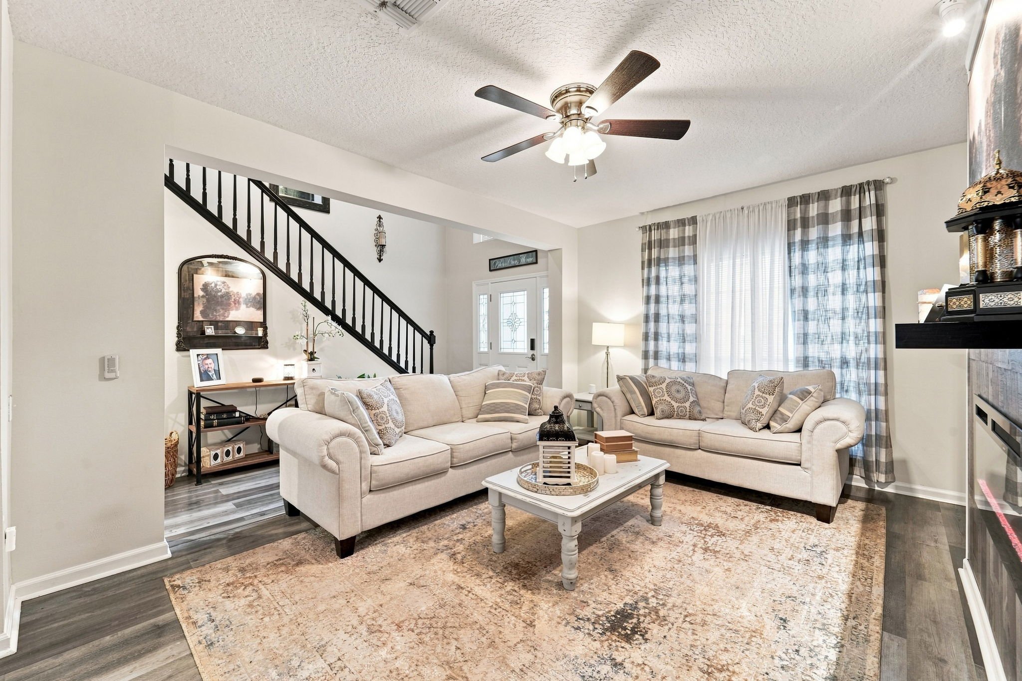 03-open-living-room.jpg