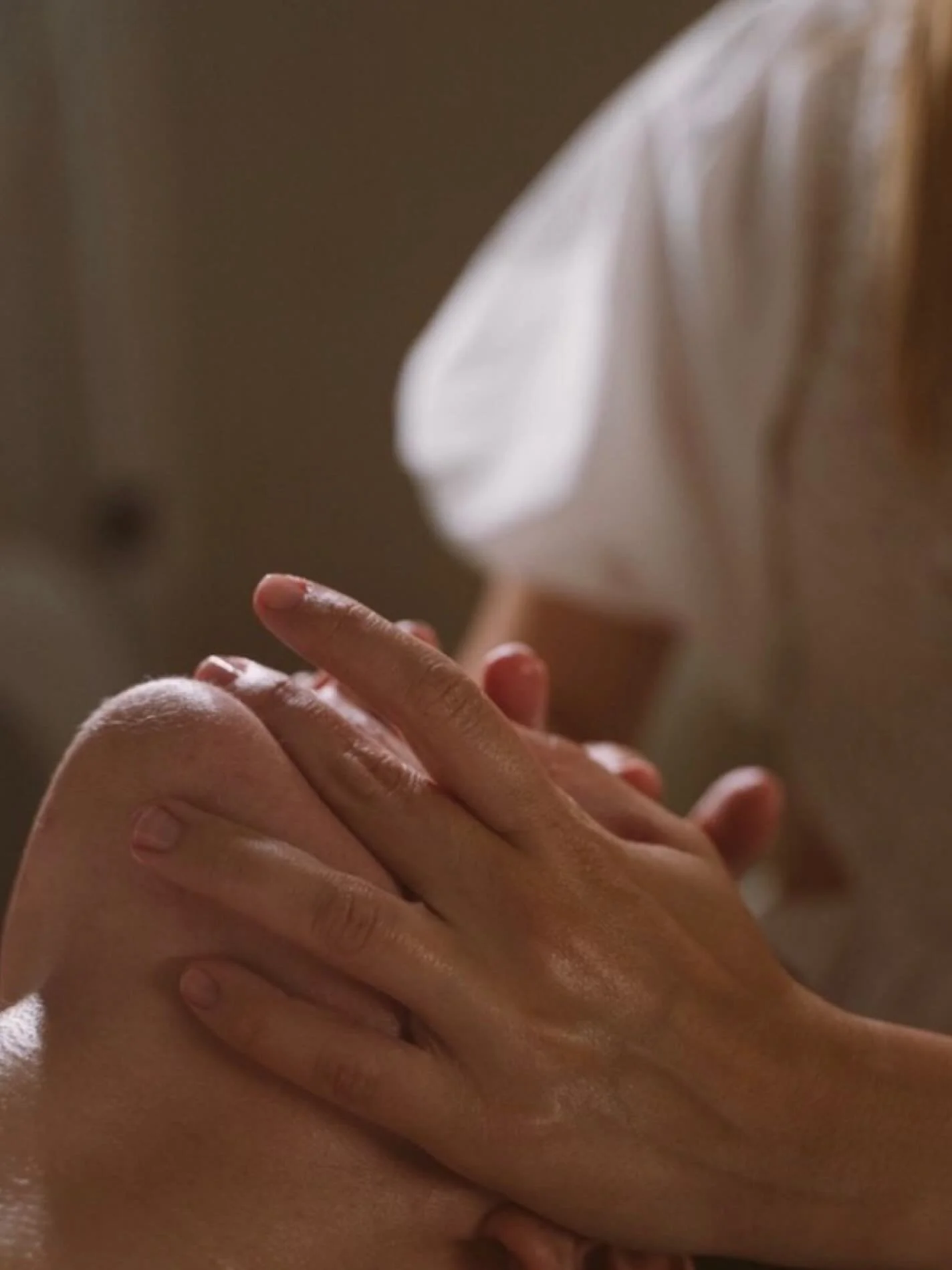 l y m p h a t i c  d r a i n a g e 

Lymphatic drainage is softly woven throughout many of the rituals at Aurelia Skin ✨

Through slow, sculpting movements and intentional touch, this technique works to encourage circulation, support the skin&rsquo;s