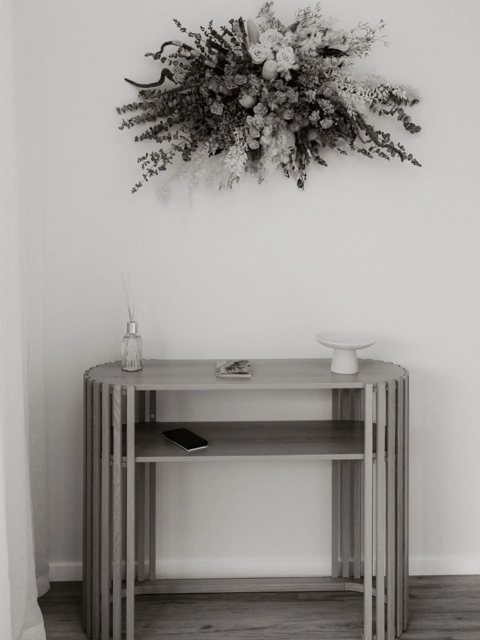 What you&rsquo;ll notice when you arrive... 

It&rsquo;s often the little things that make us feel most at ease.

A quiet space, thoughtfully prepared just for you.

Soft music playing in the background.

Fresh towels, gentle aromas, and warm lightin