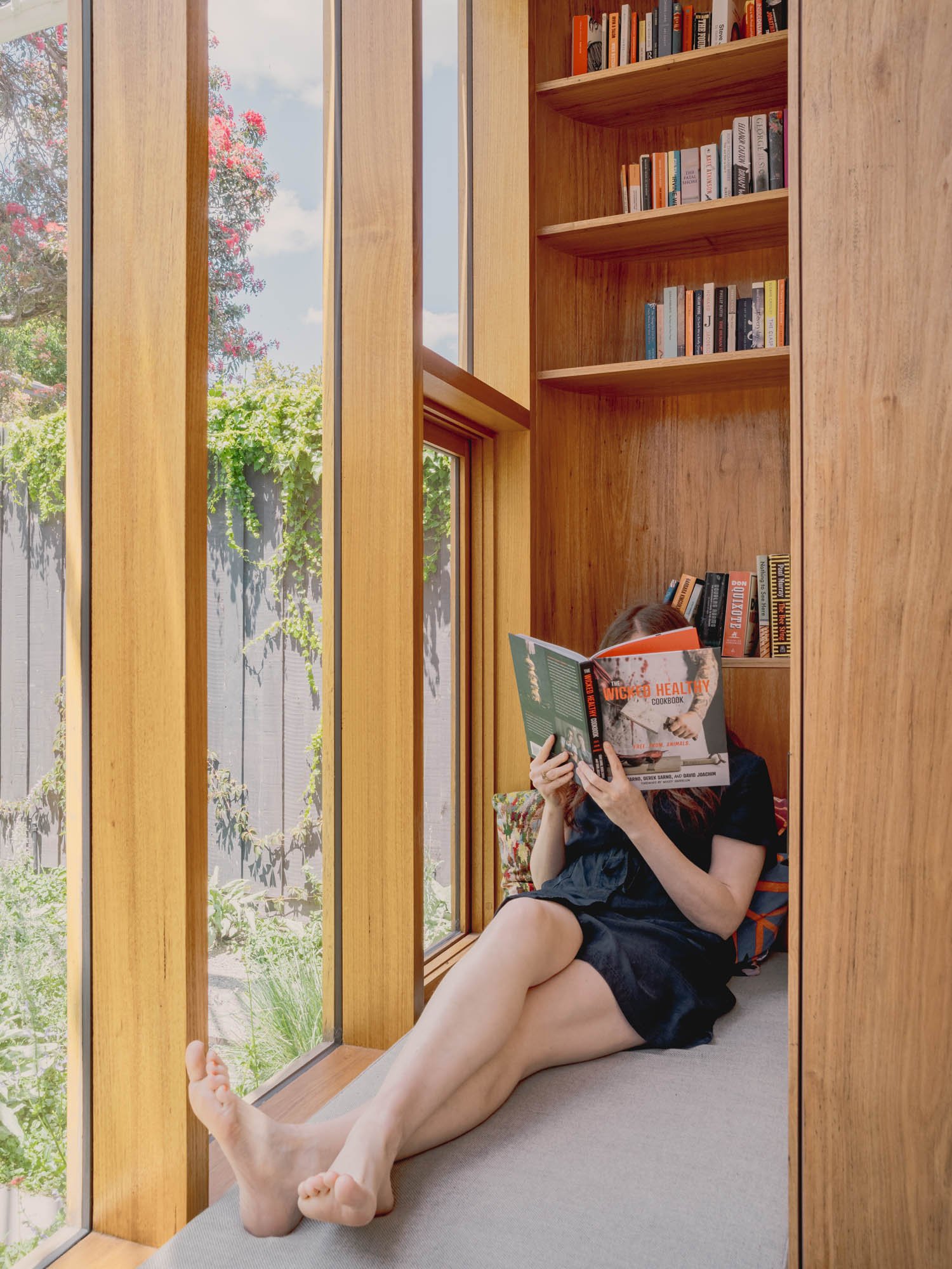VV-AMA-ERINDALE-20-L.jpg