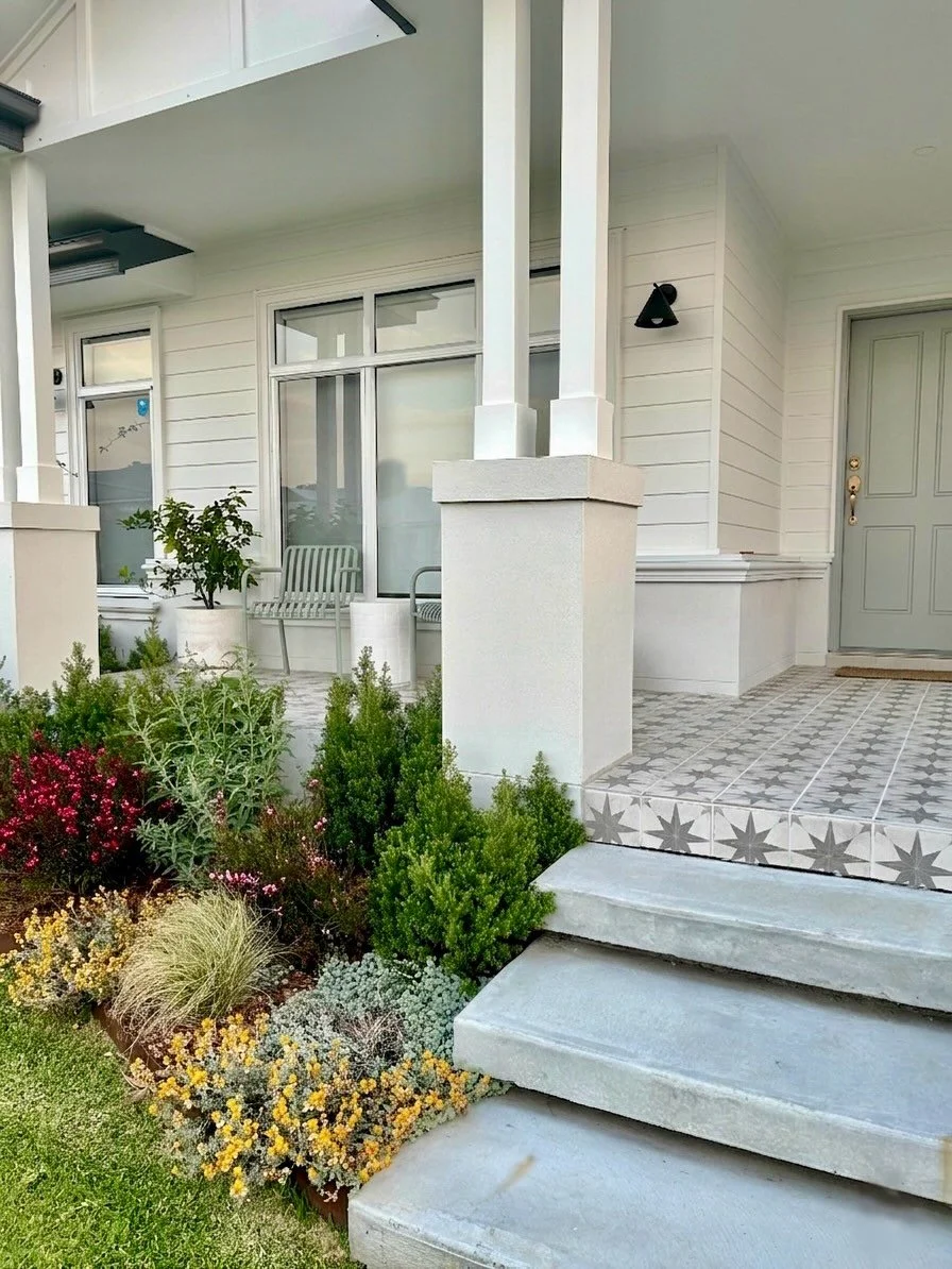 LANDSCAPING | Garden bed design, plant selection + install - colourful, organic and thriving

#landscaping #landscapemaintenance #gardendesign #plantselection #gardening