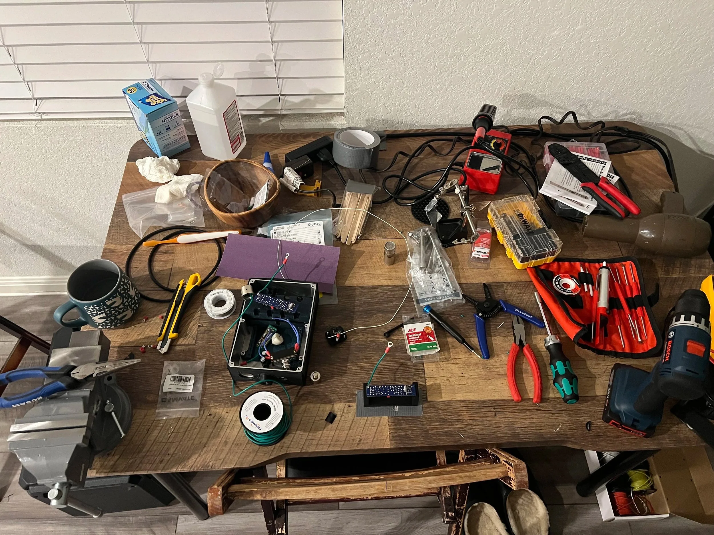 Wiring station for microphone