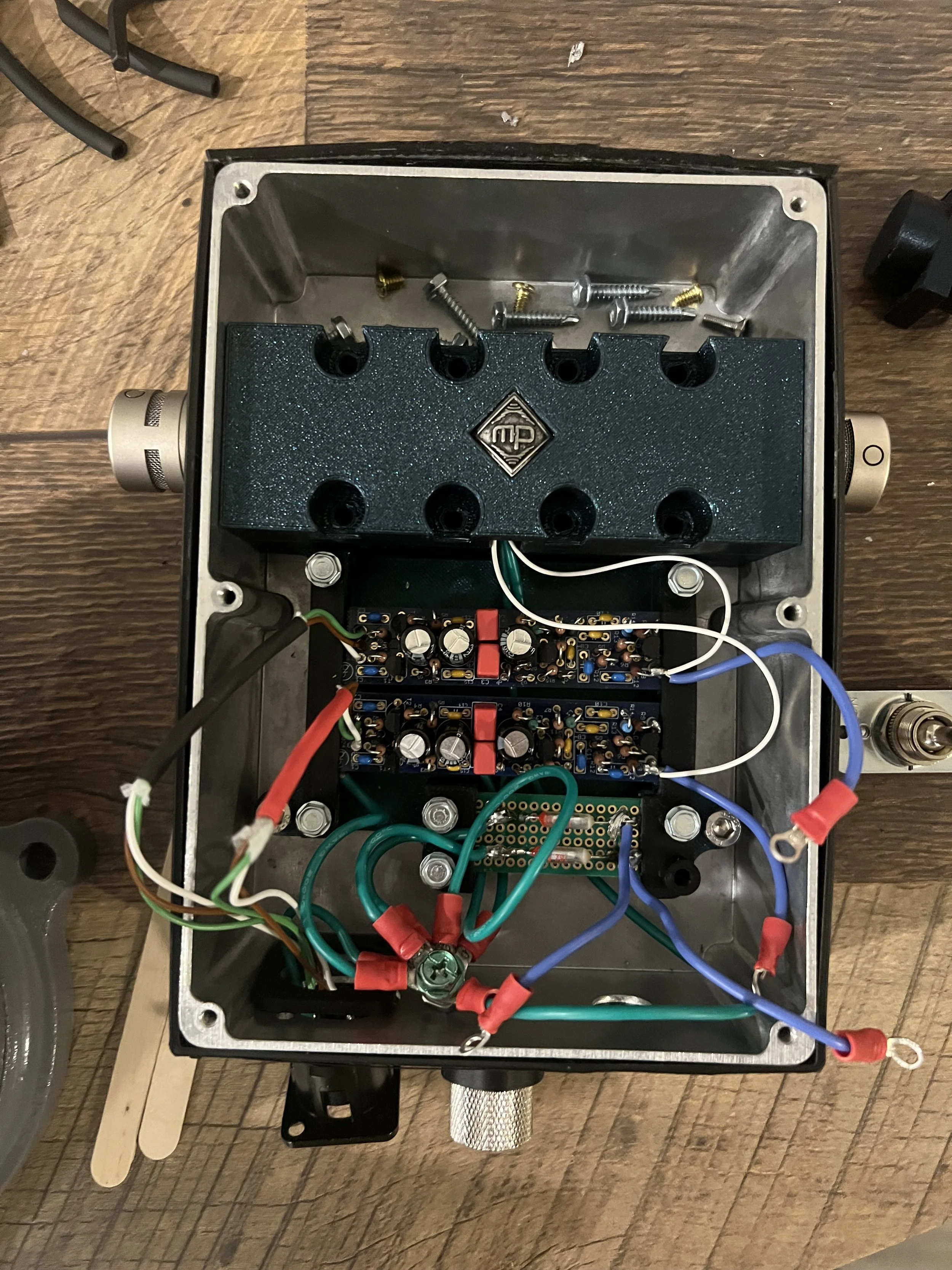 Wiring microphone components 2/4