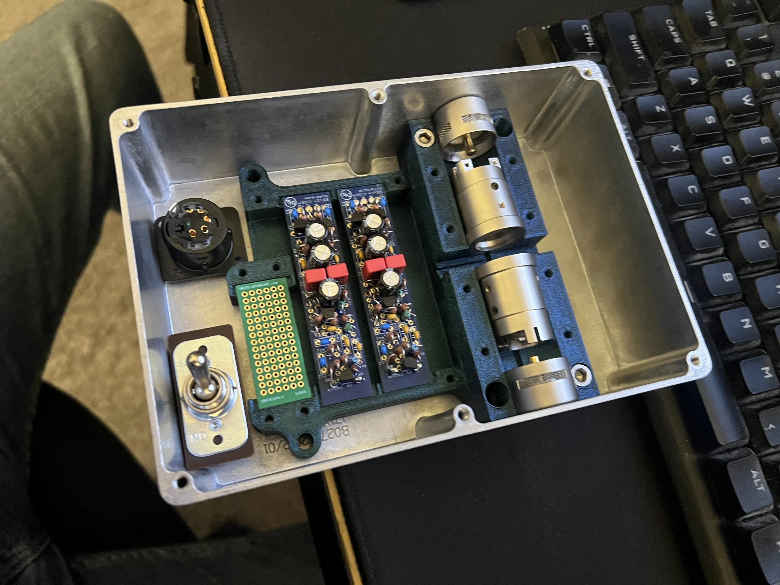 Test fit of microphone components 1/2