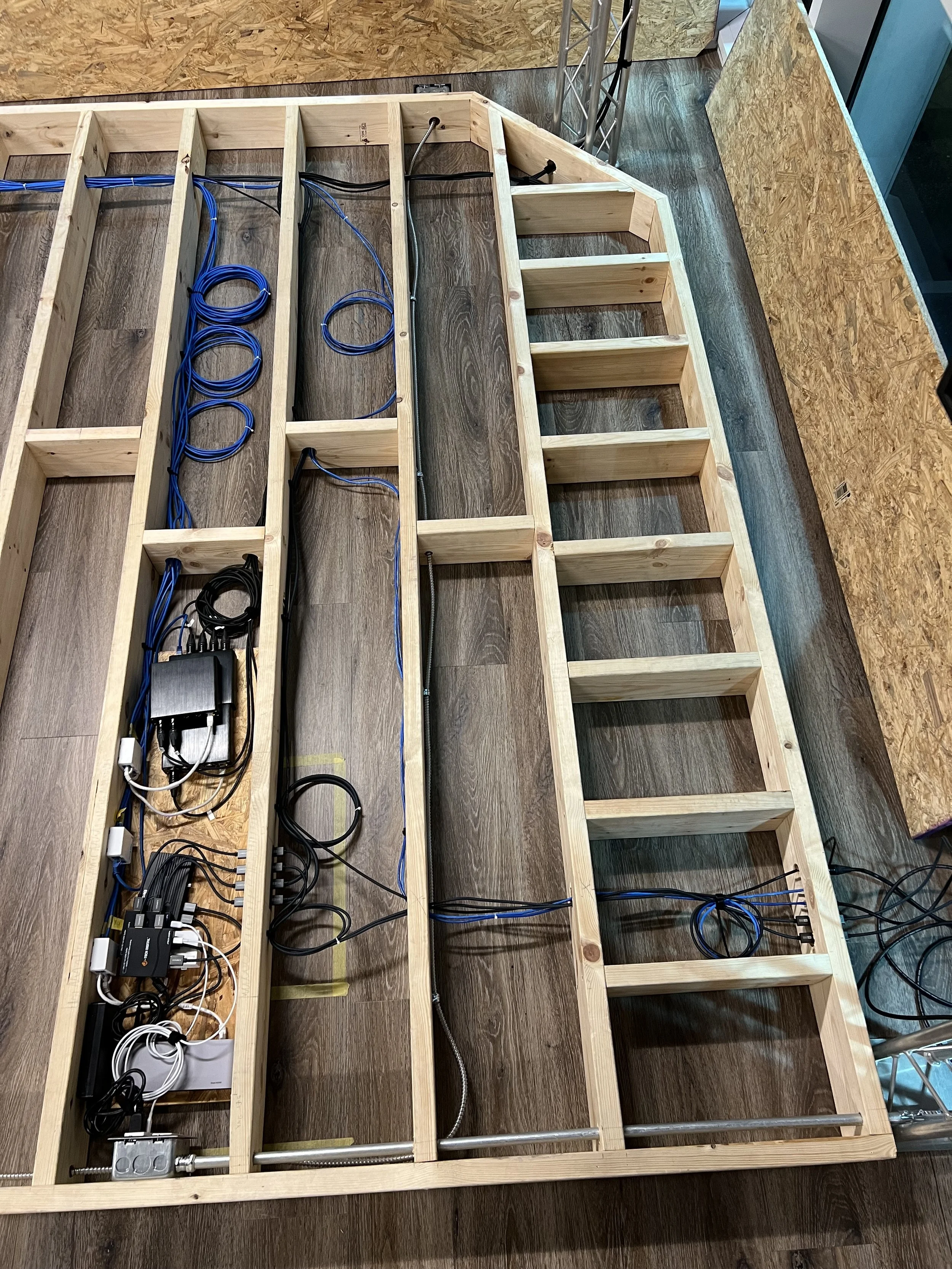 Stage internals/wiring 2/2 