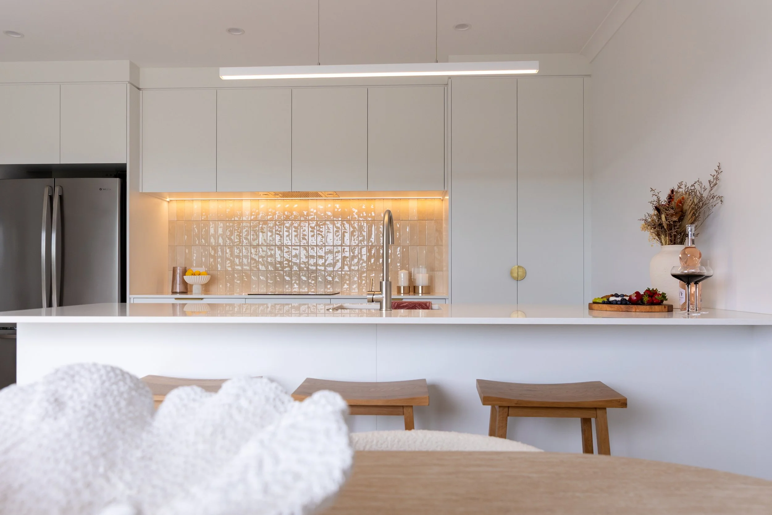 the_blush_edit_interior_design_staged_kitchen_splashback_white_lights.jpg