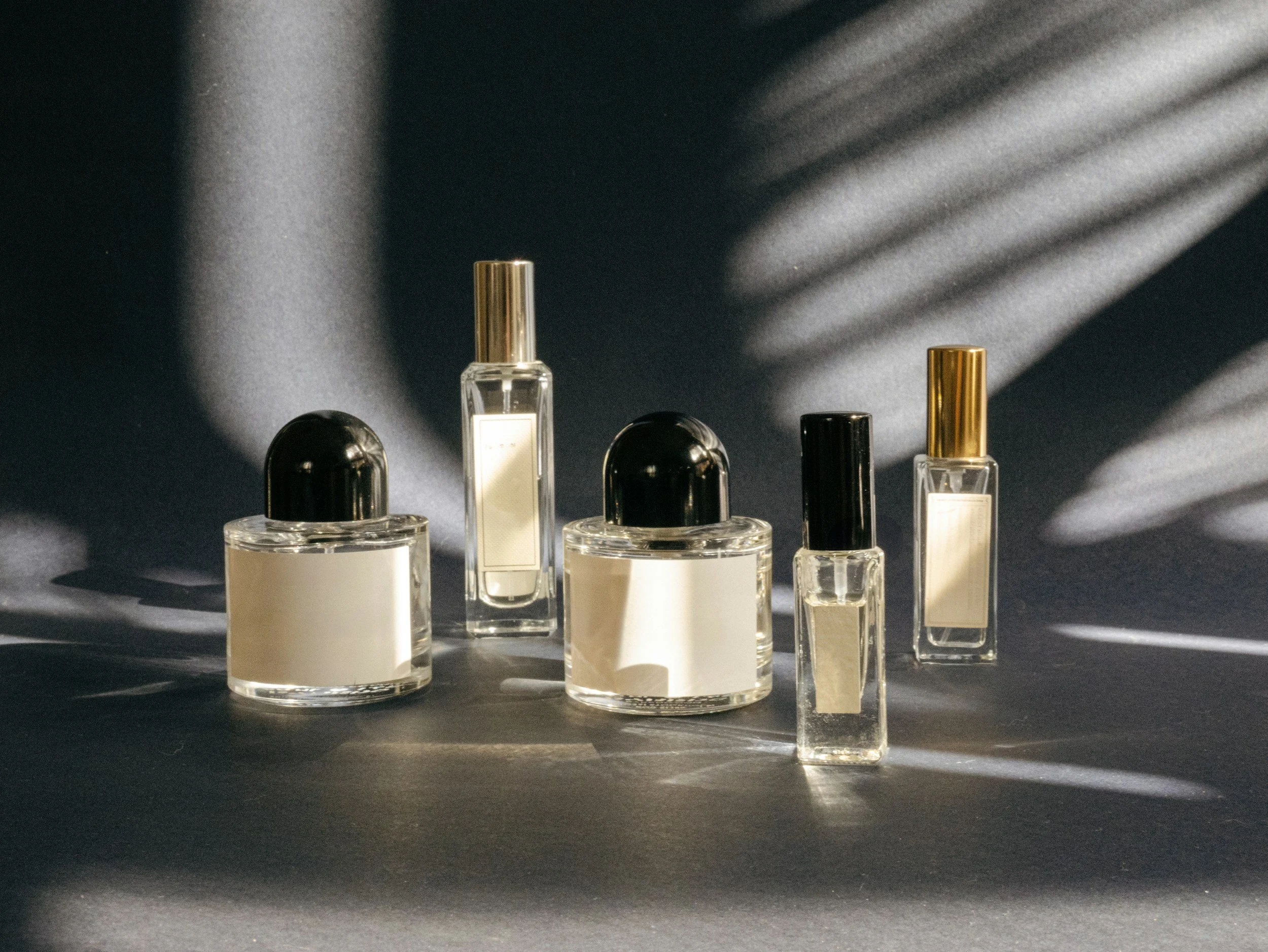 smelling perfume — ONLINE