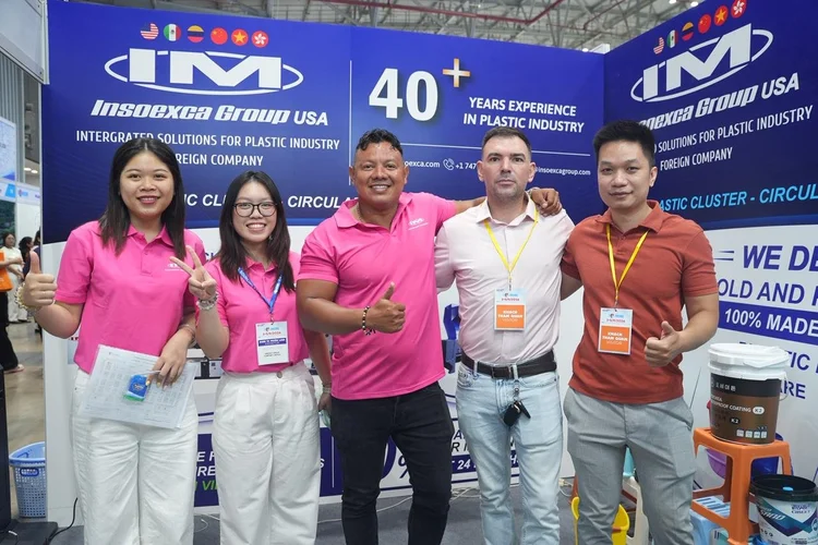 Saigon Sourcing team on the exhibition floor with the Insoexca Group USA booth at Vietnam International Sourcing Expo 2026