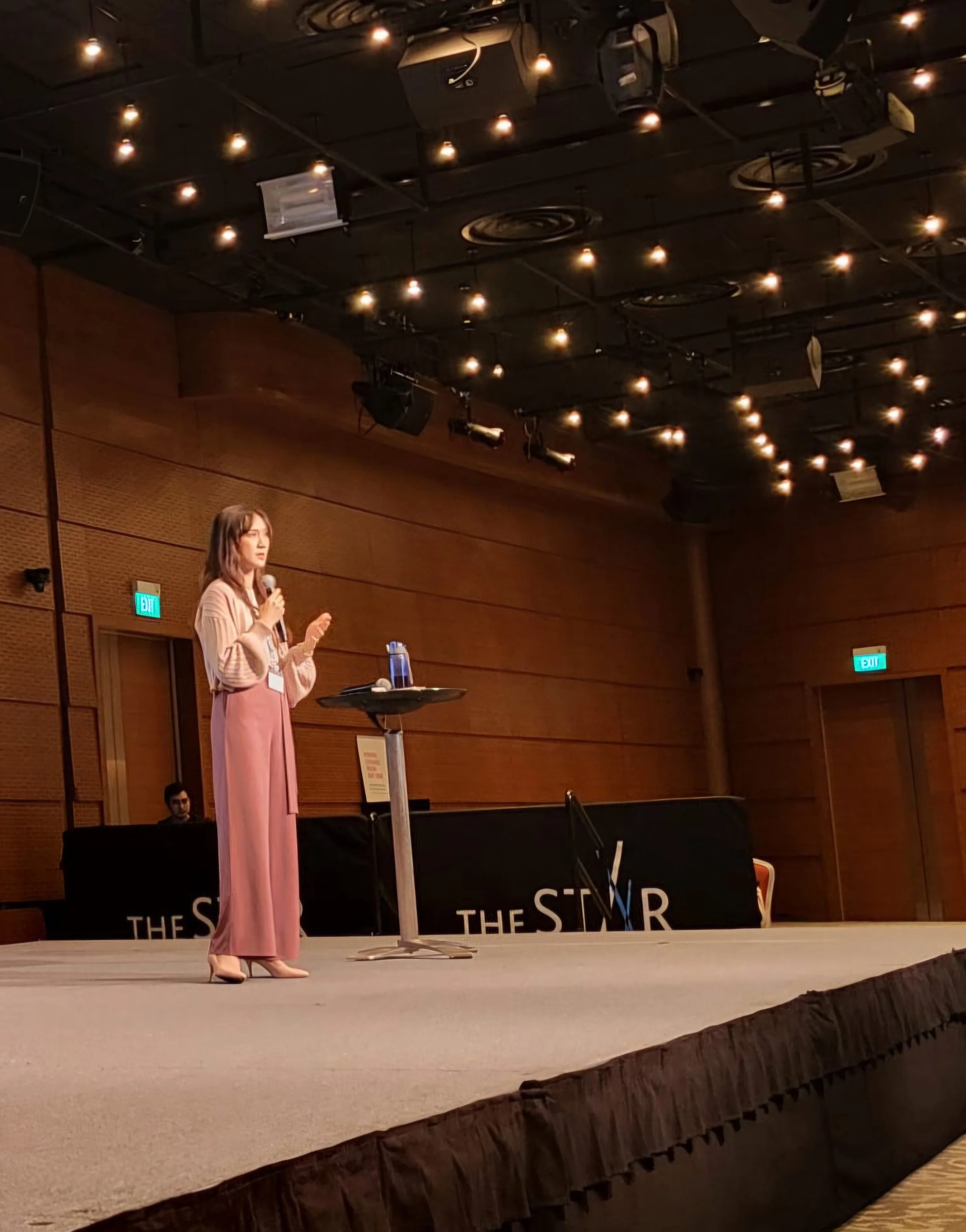 Wan Ting is a speaker on modern dating. Invite her to your next event