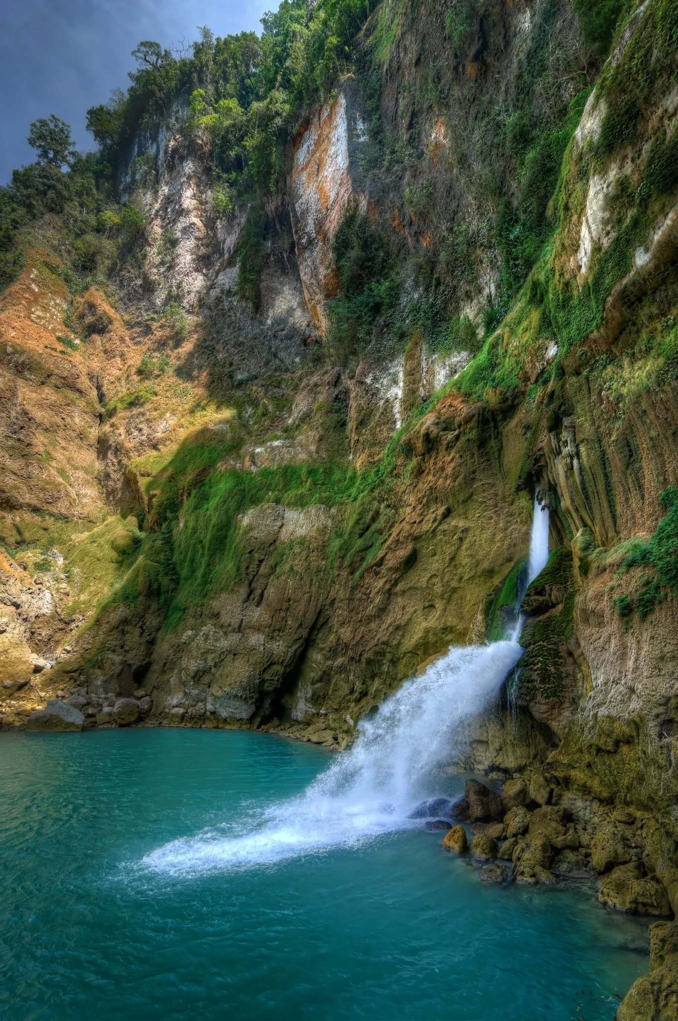 RS286_waterfall.jpg