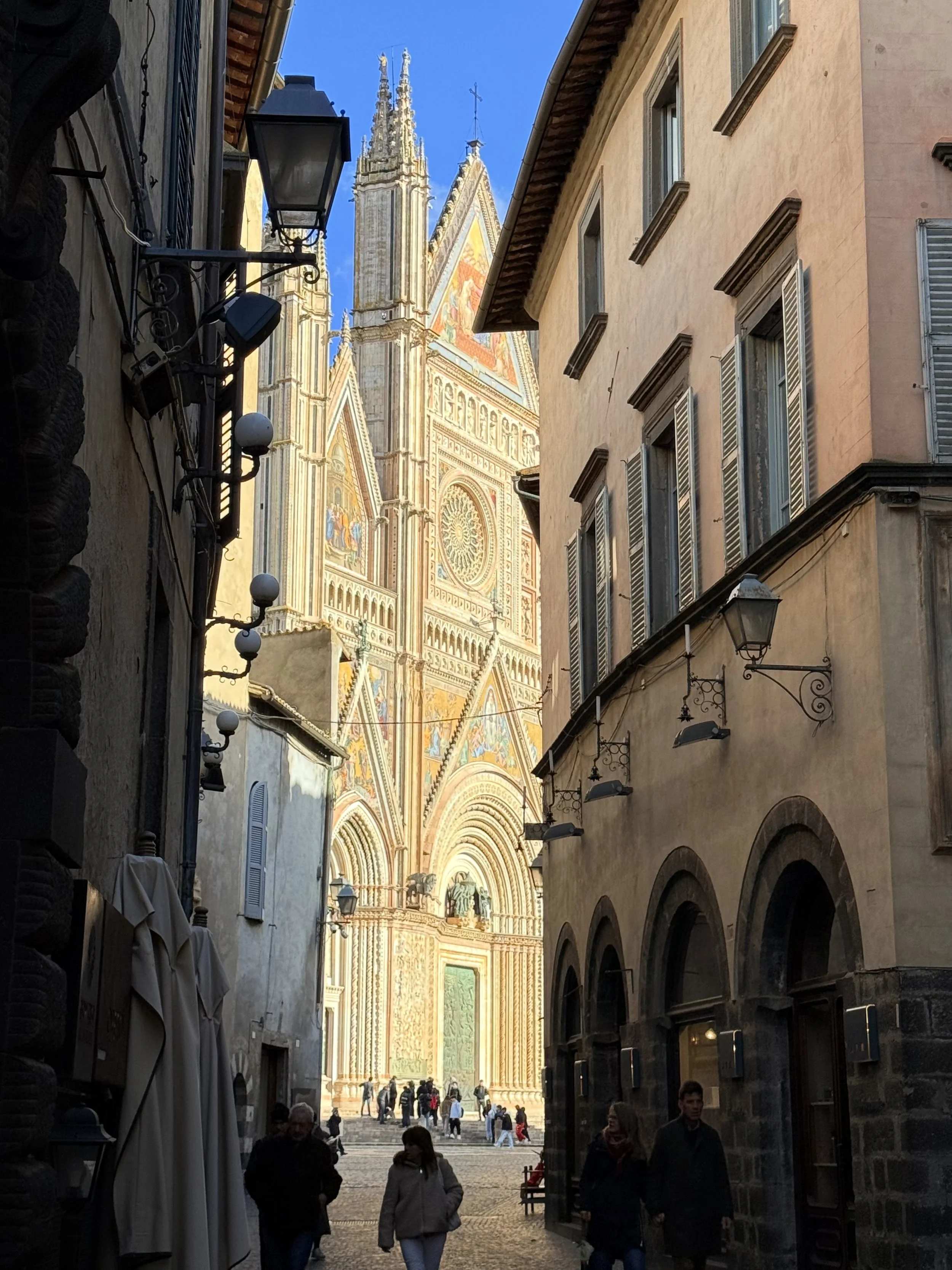 Orvieto: The Ancient Umbrian Town Suspended Between Sky and Stone