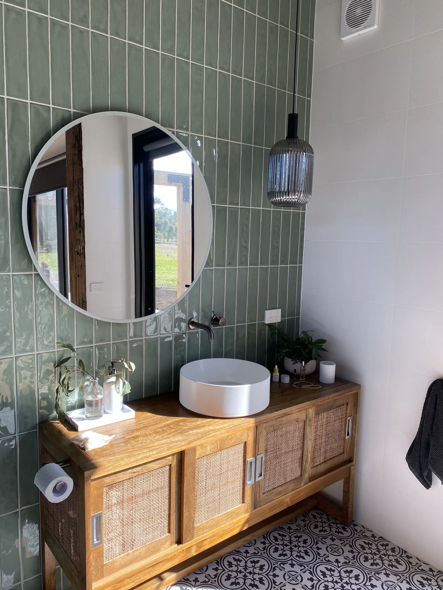 22 ENSUITE.JPEG