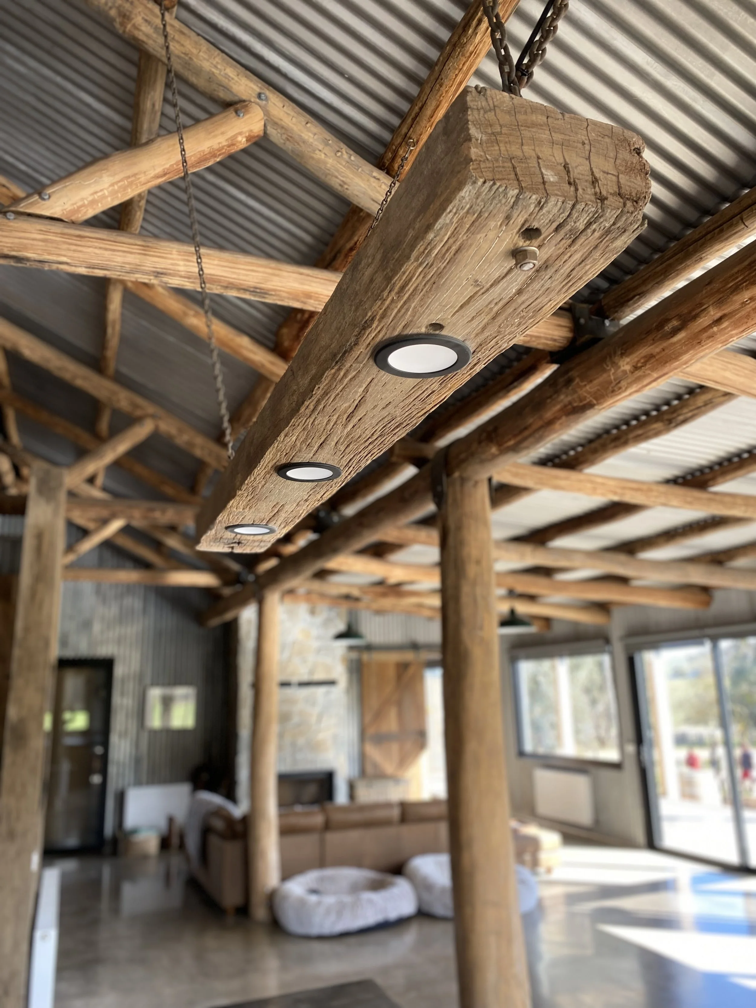 15 PENDANT LIGHT.JPEG