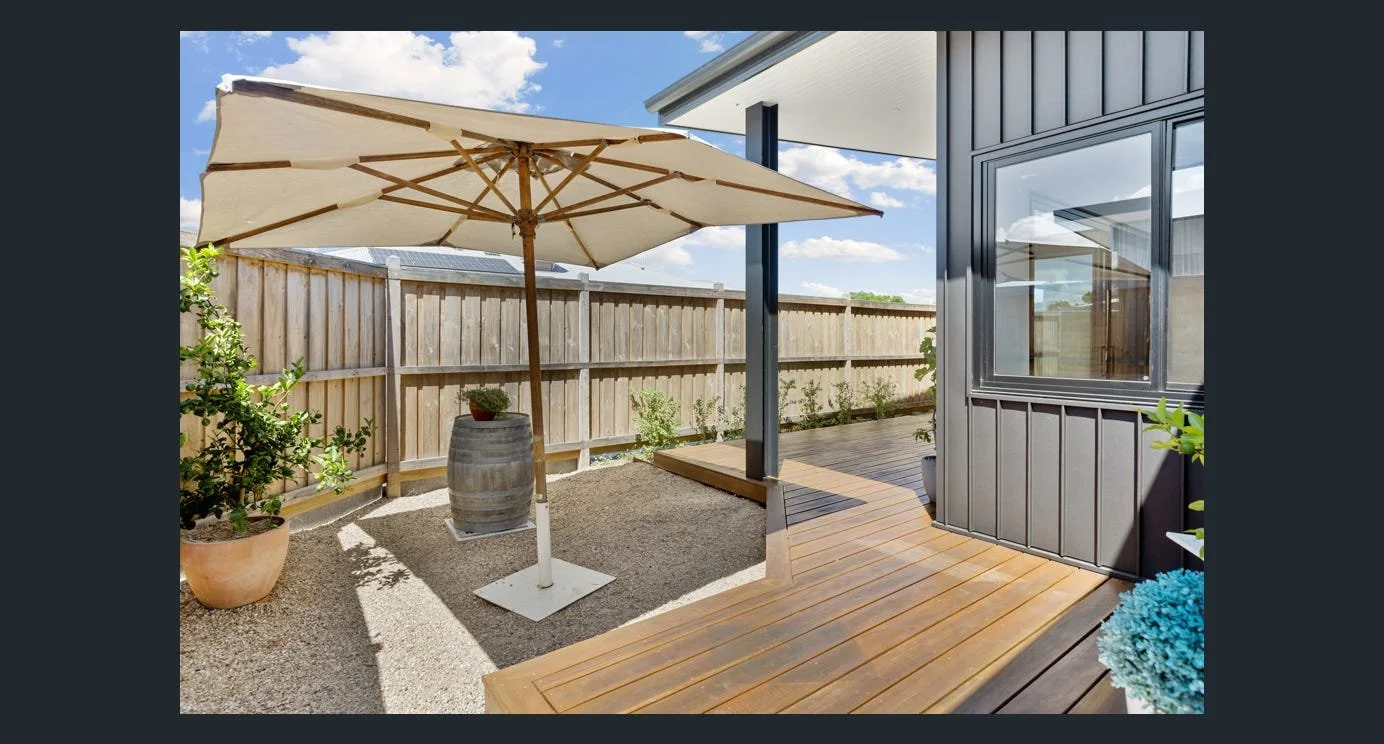12 COURT YARD.jpg