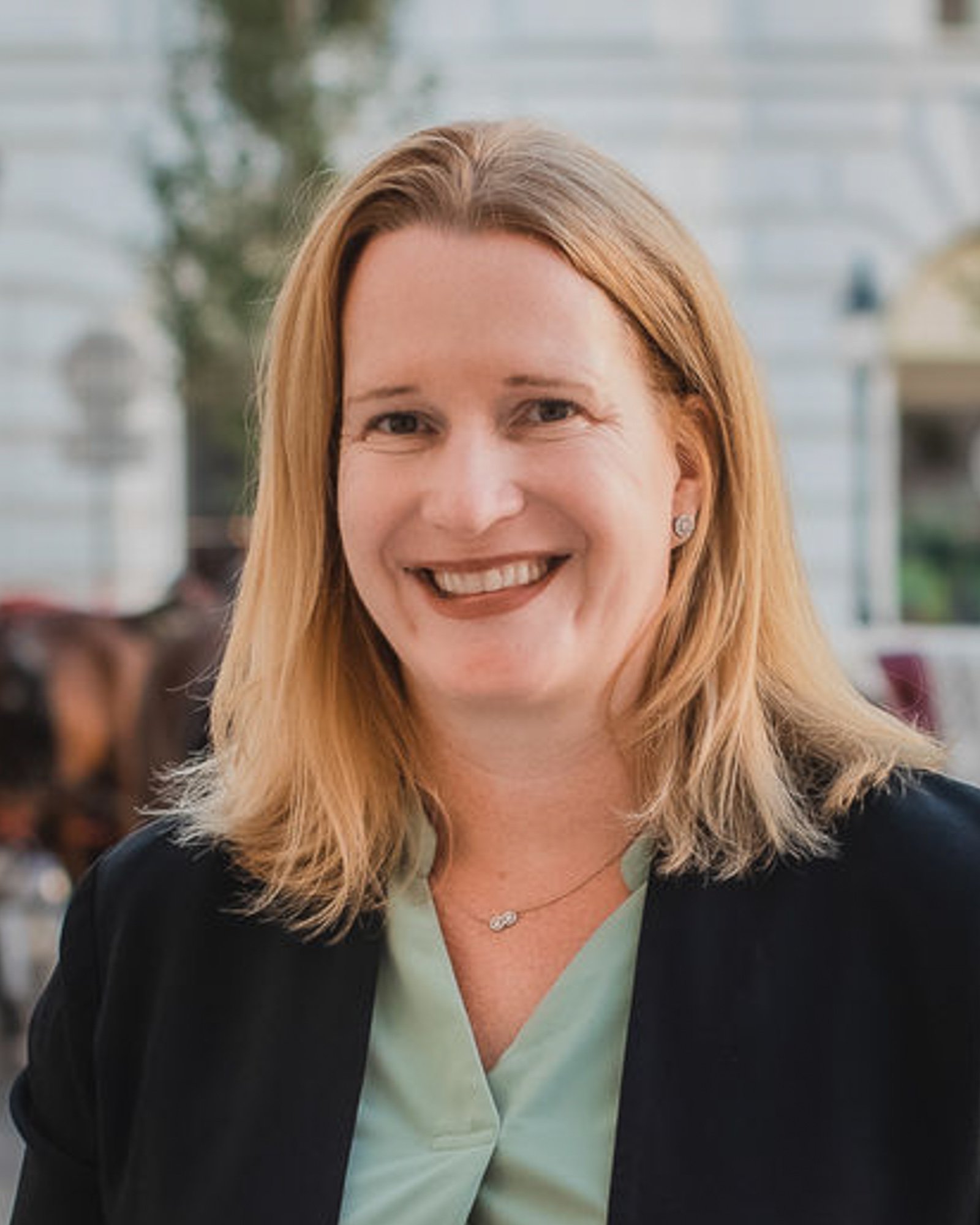 Judy Jenner at the Direct Client Summit. The Direct Client Summit is the must-attend virtual conference for translators & interpreters ready to attract better clients and create more opportunities in a changing market.