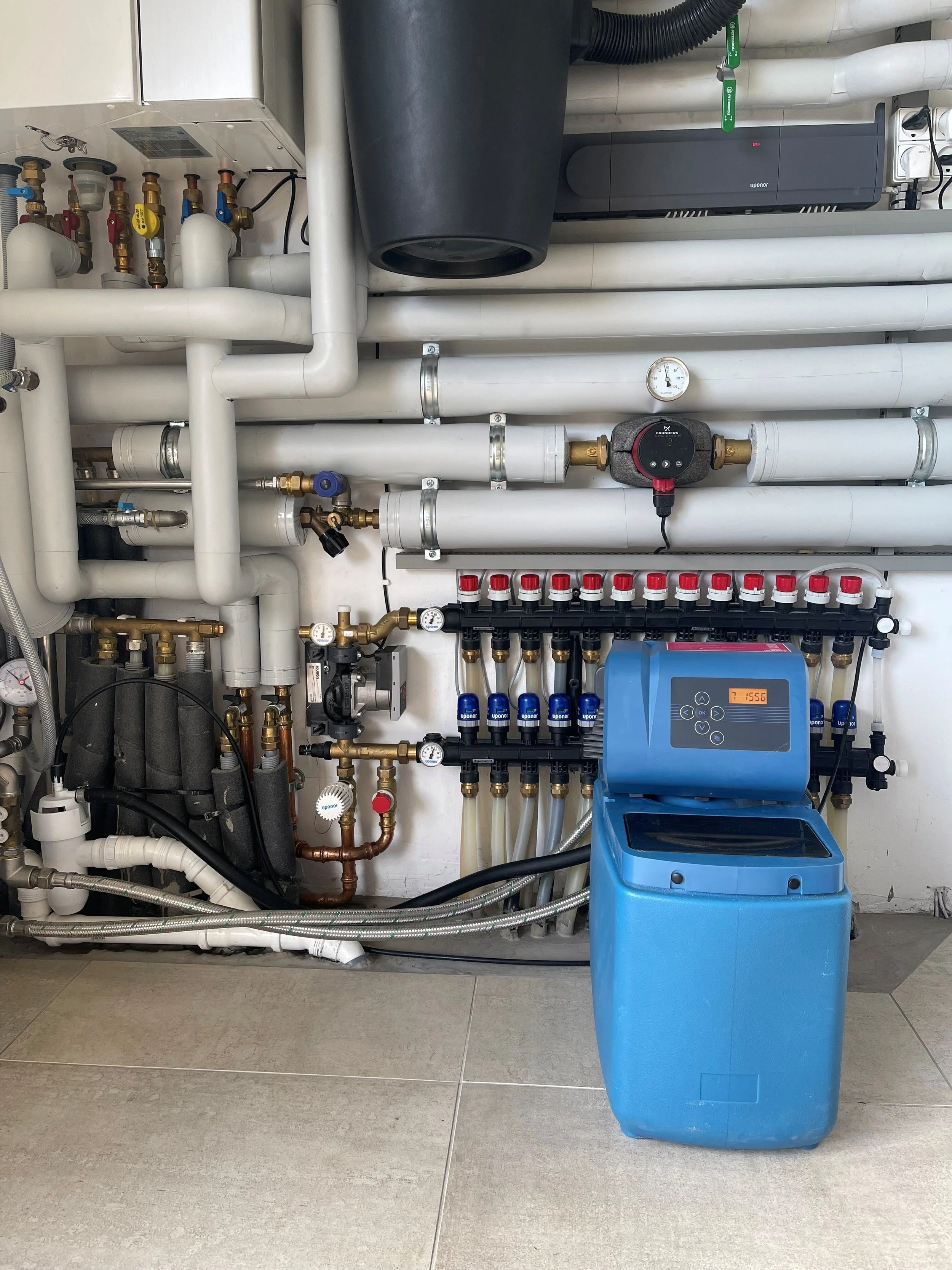 Hustands installation med vand og varme.jpg