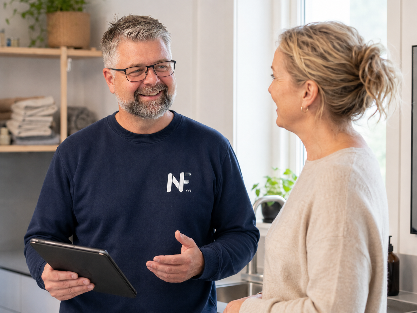 Frank rådgiver kunde