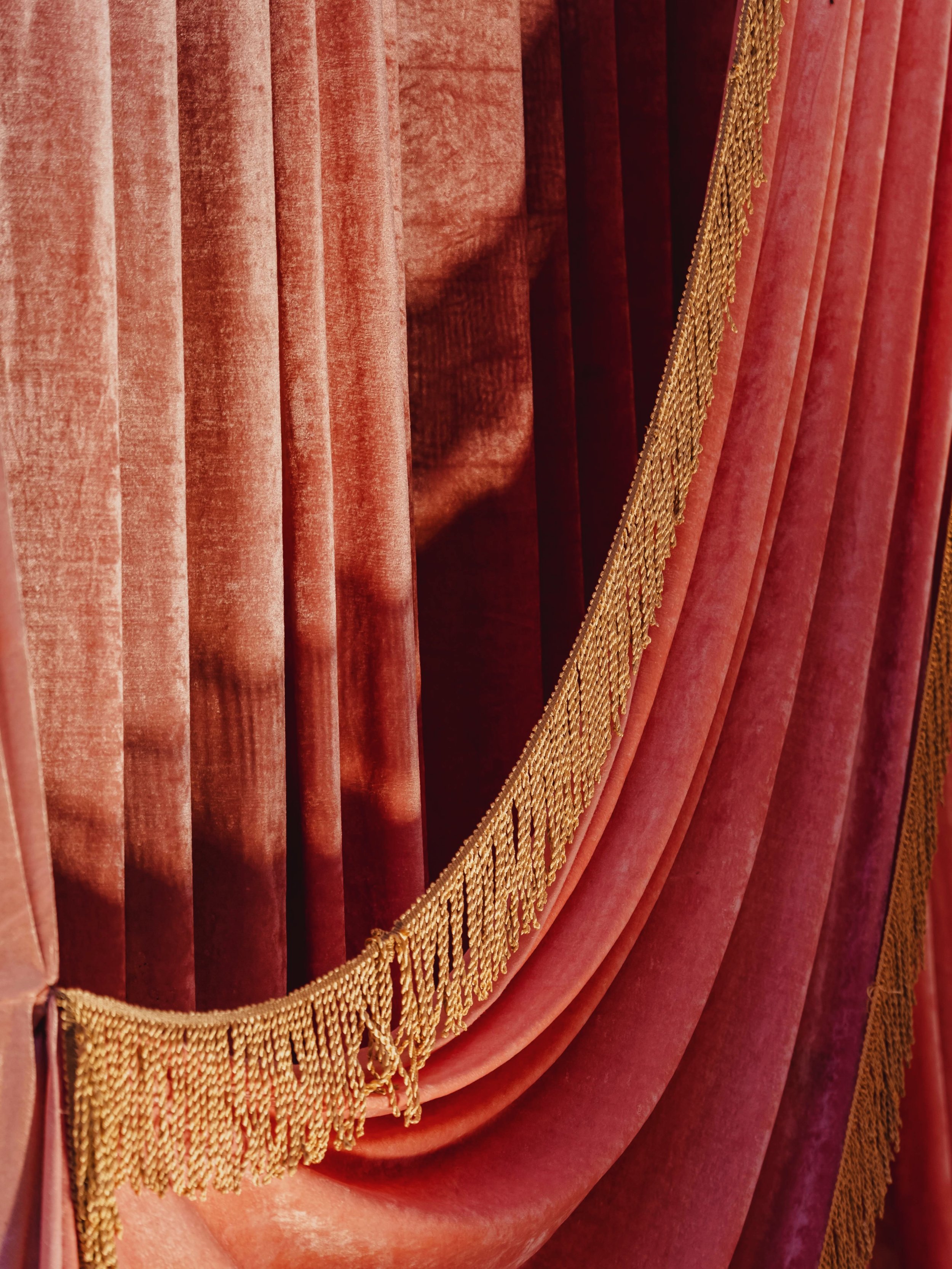 Curtain call&hellip;.

#details #curtains #curtaincall #drama #wallpaper