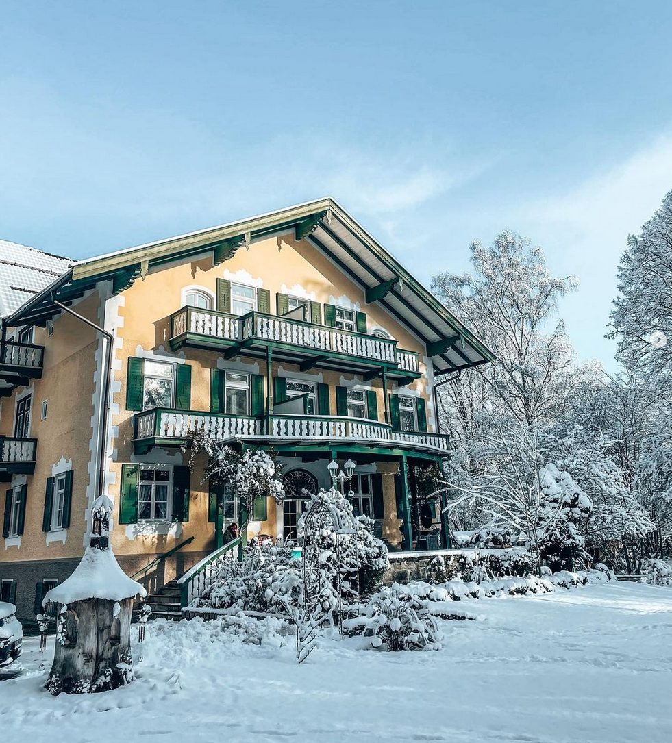 Adolphine Boutique Hotel.png