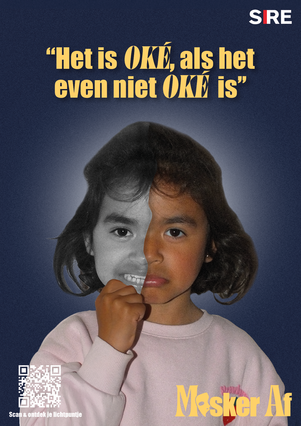 Een kind met een masker dat de helft van haar gezicht bedekt, met een boodschap over OKÉ en niet OKÉ. De achtergrond is donkerblauw en er staan teksten en een QR-code op de afbeelding.