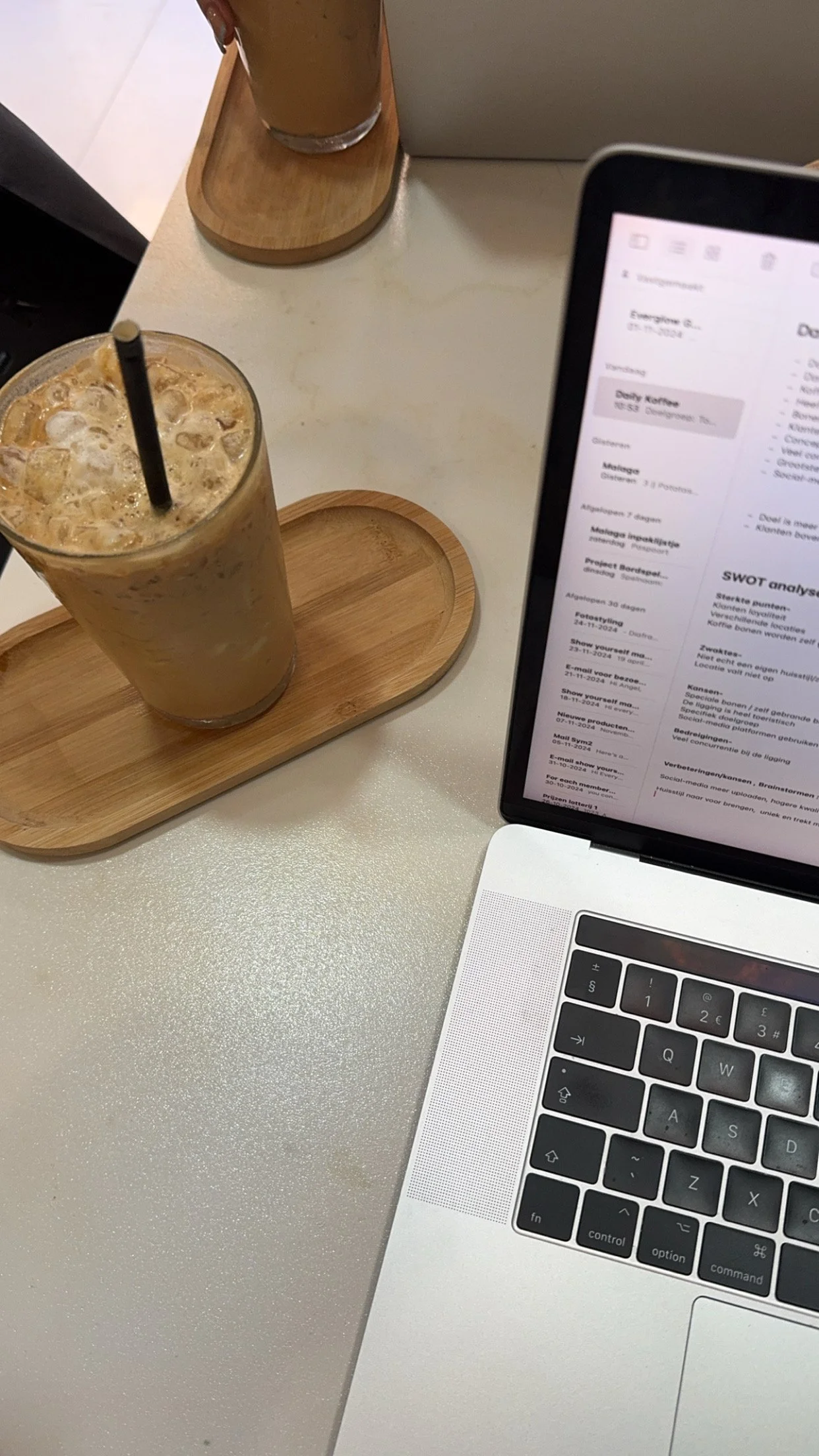 Druk bezig na een meeting bij ''daily koffee'', tijdens mijn business bootcamp in Malaga.