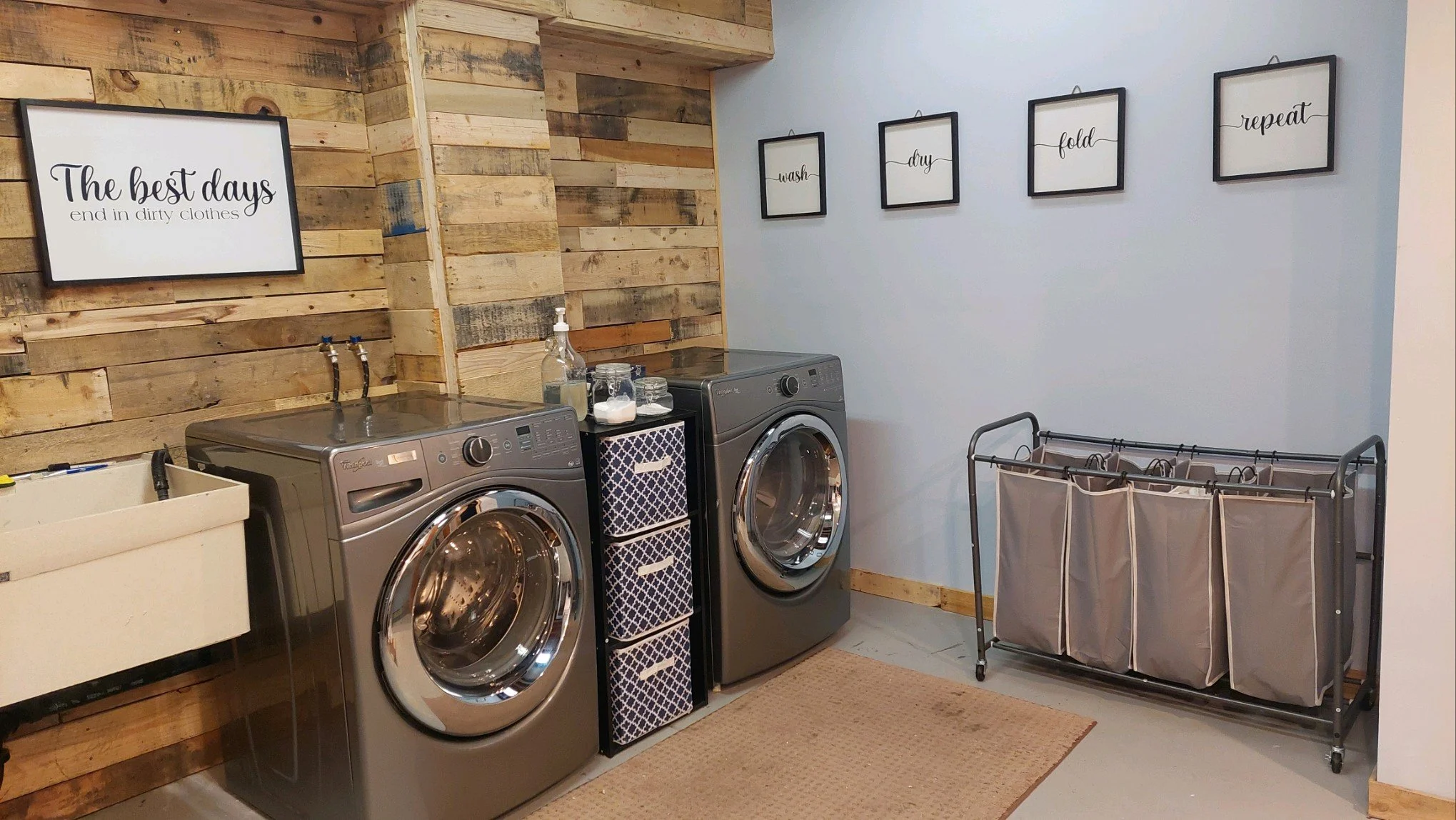 Lovas Laundry Room Signs (1).JPG