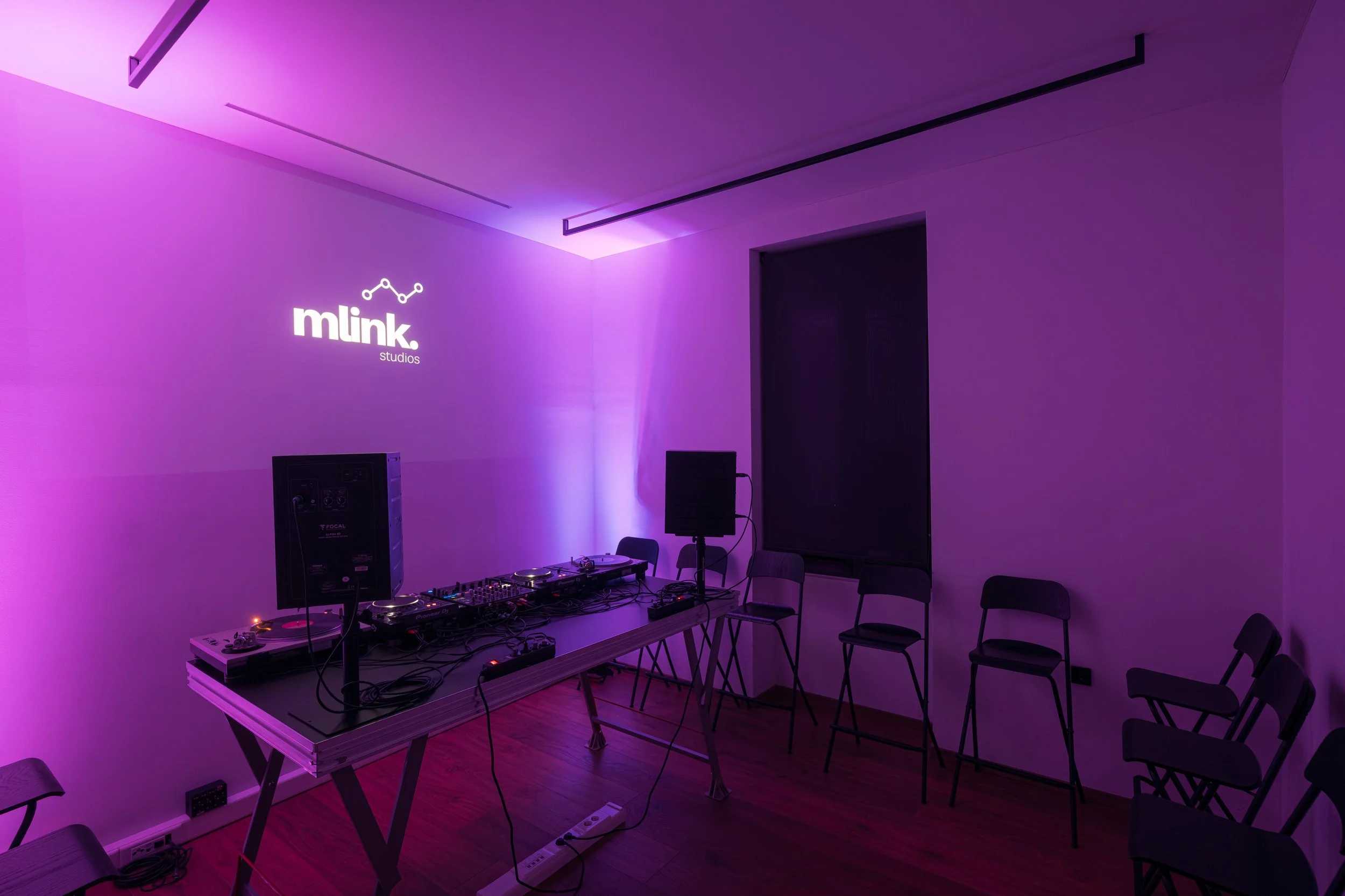 DJ Room 1