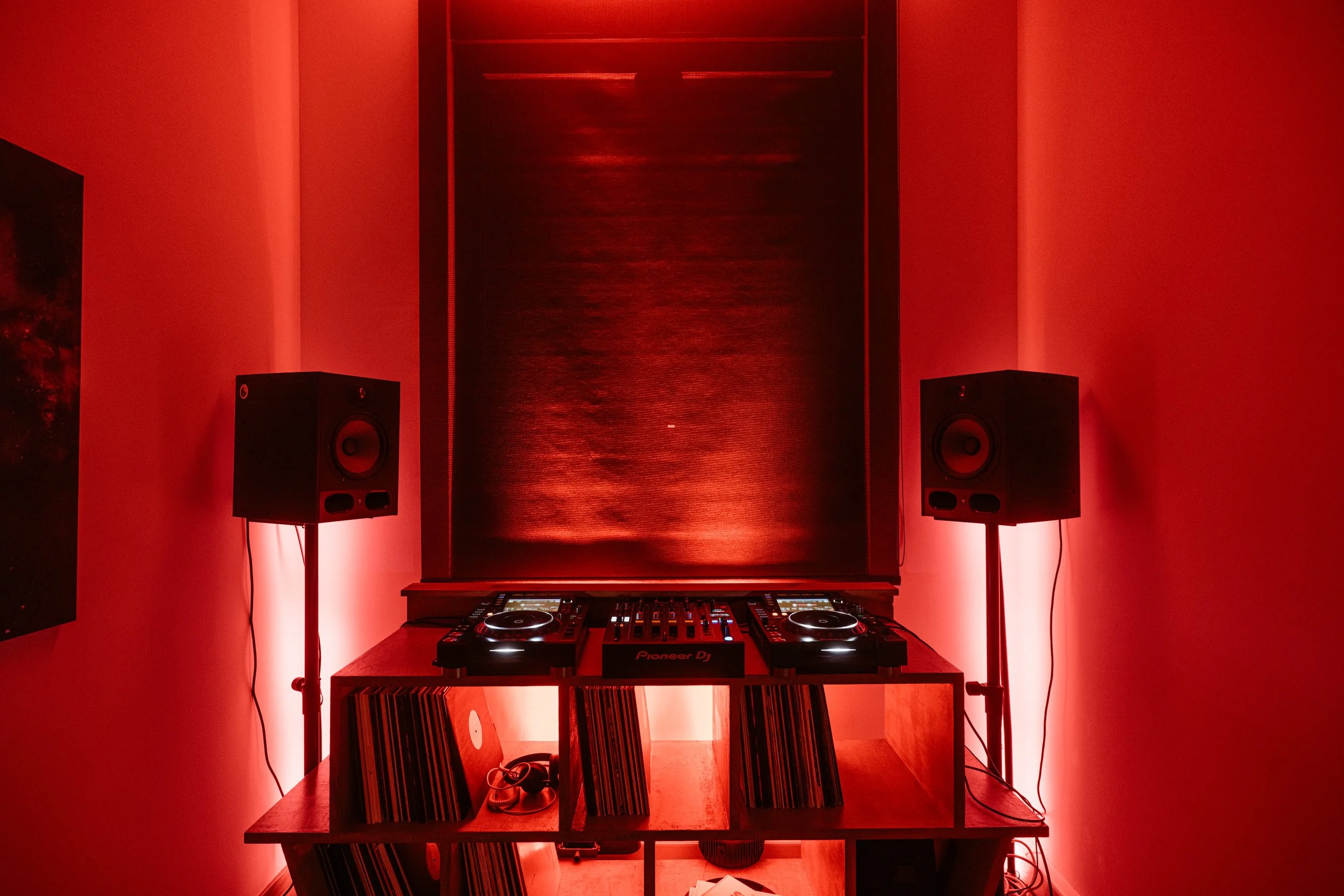DJ Room 2