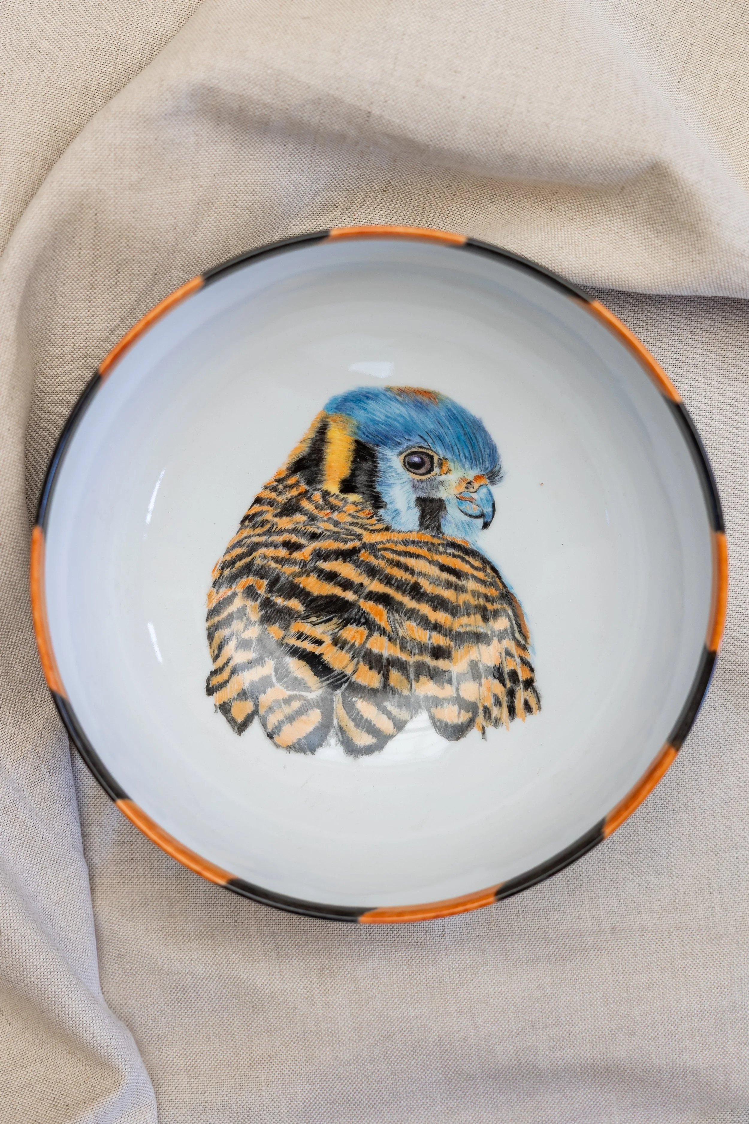 Mittlere Porzellan Schale mit Adler Motiv