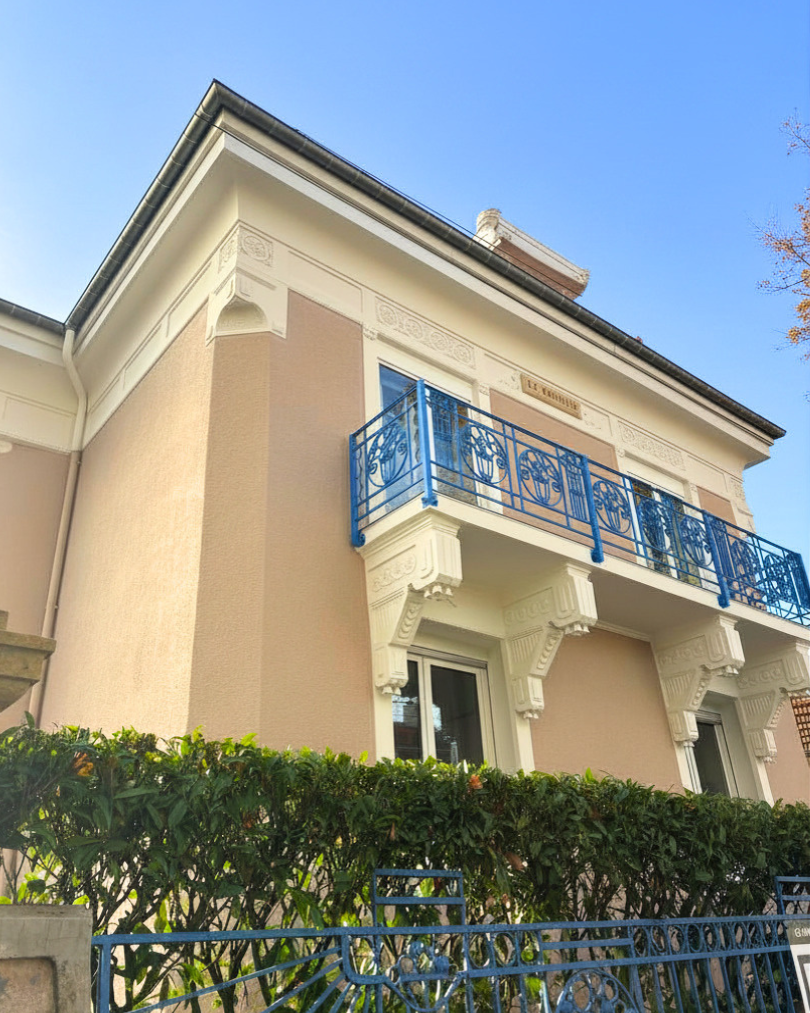 façade rénové d'une maison de maître forca peinture